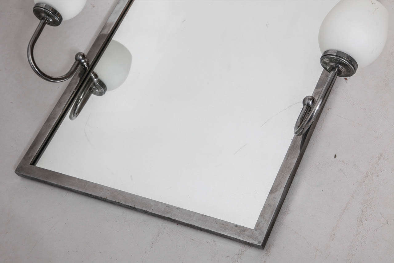 Art-déco-Spiegel mit Opalglas-Leuchte im Zustand „Gut“ im Angebot in Antwerp, BE