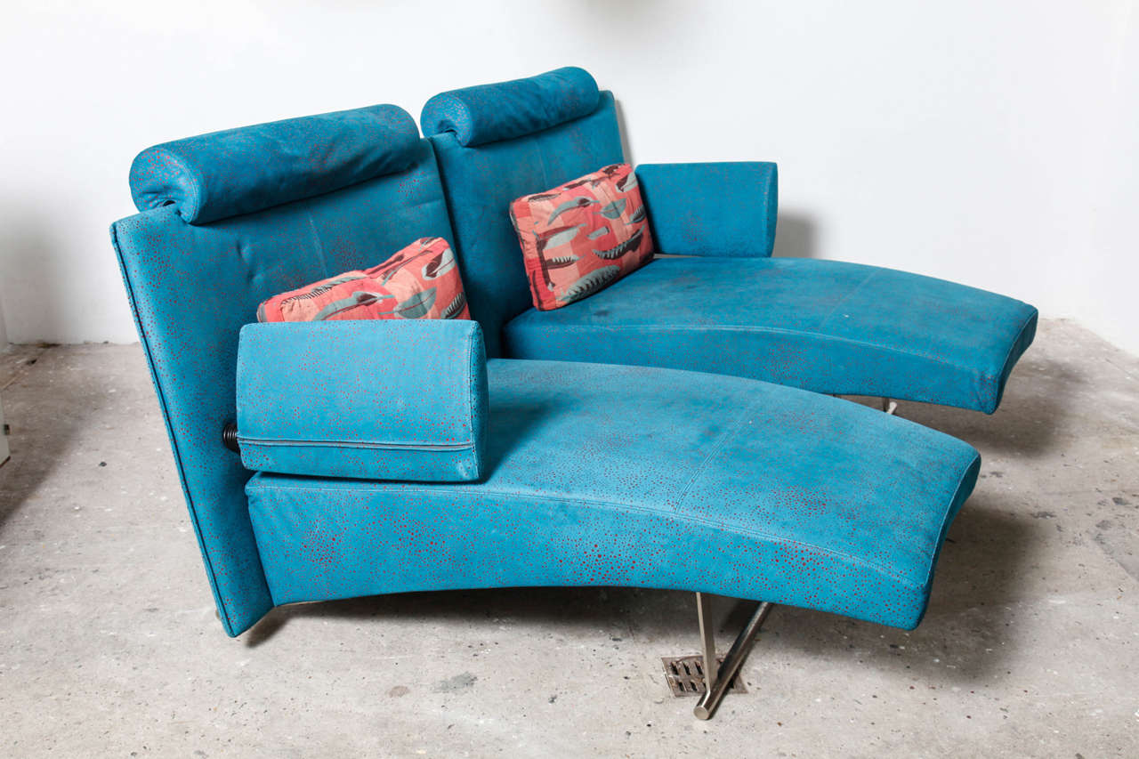 Mid-Century Modern Blue Velvet Modern Memphis Chaise Lounge