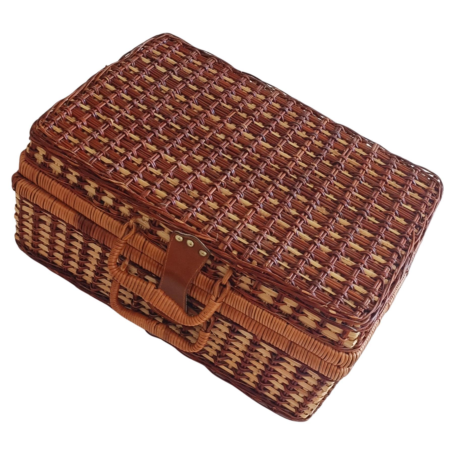 Tissé à la main Étui de pique-nique vintage en osier, France, vers les années 1940 en vente