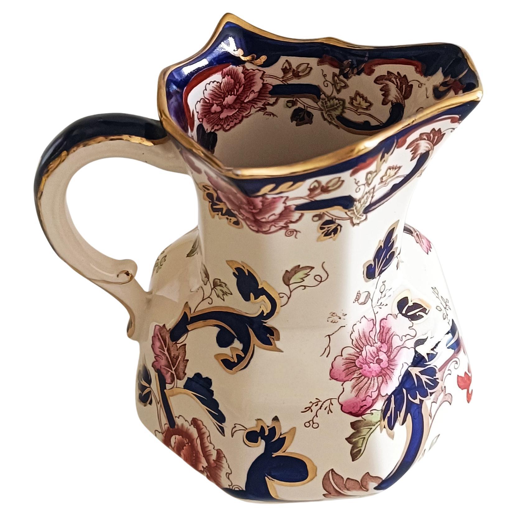 Jarra de porcelana decorada a mano Mason's Ironstone China, Inglaterra Mediados del S. XX Esmaltado en venta