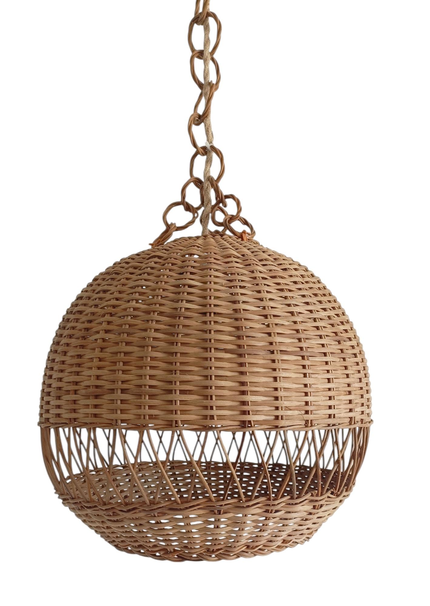 Late 20th Century Rustic Midcentury Wicker Pendant Lamp, Handmade in Spain c. 1970s For Sale