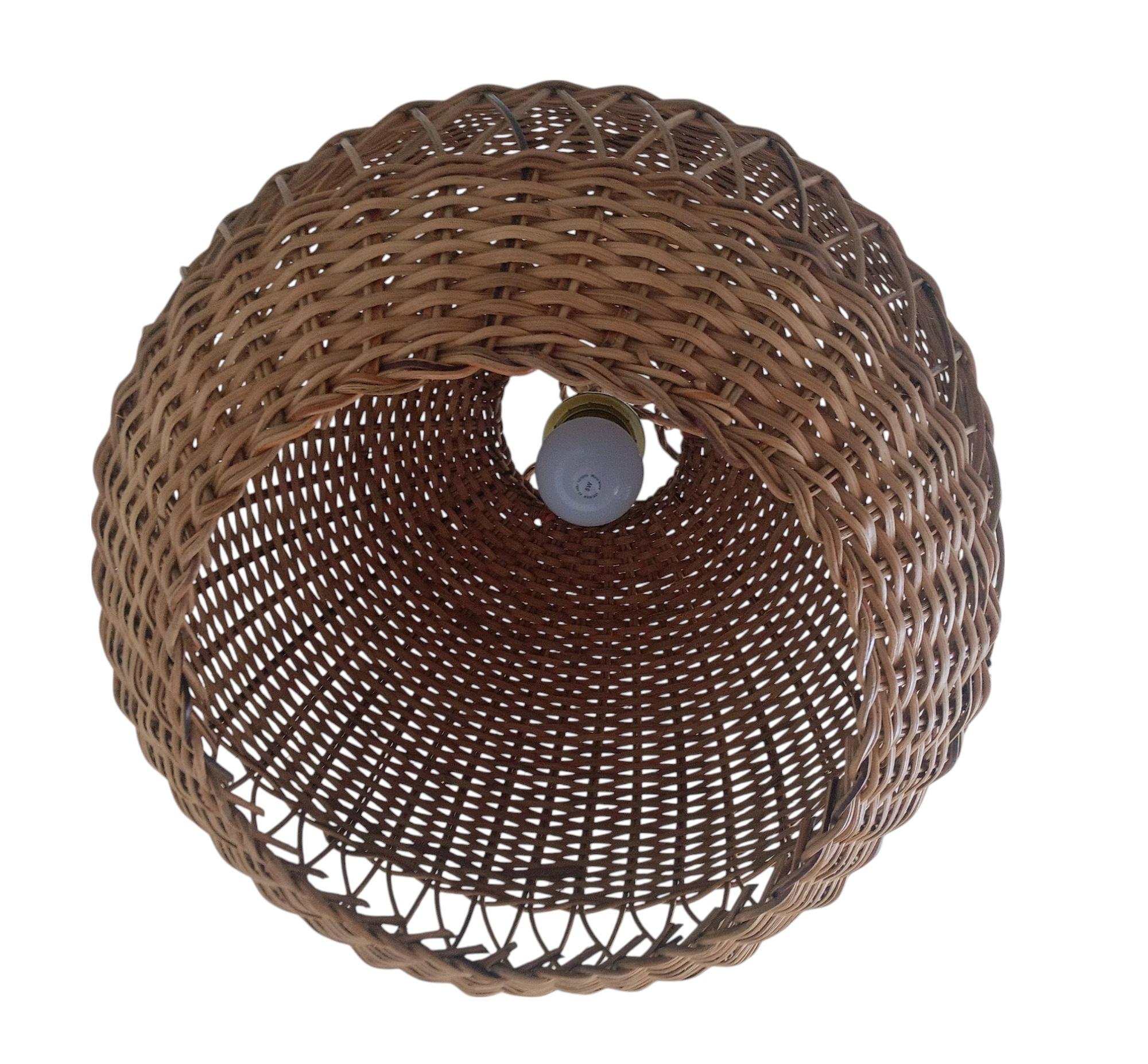 Rustic Midcentury Wicker Pendant Lamp, Handmade in Spain c. 1970s For Sale 3