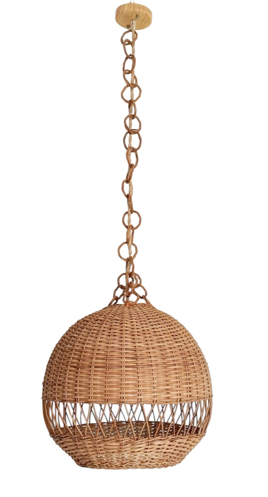 Rustic Midcentury Wicker Pendant Lamp, Handmade in Spain c. 1970s For Sale 8