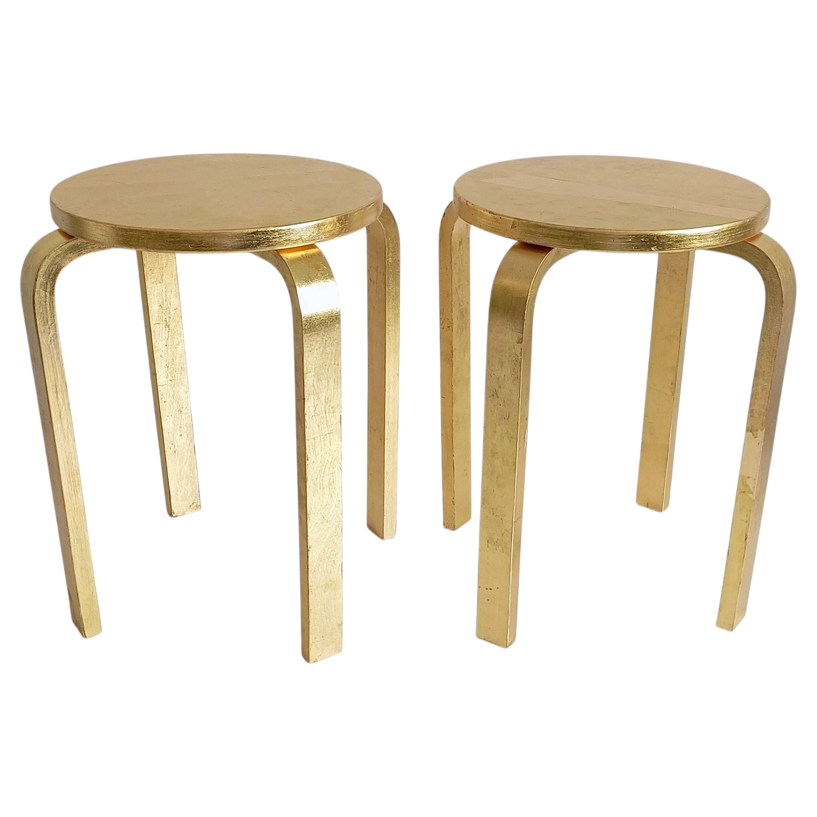 Tabourets IKEA Frosta des années 1990, dans le style d'Alvar Aalto, recouverts de feuille d'or