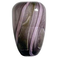 Jarrón francés de cristal artístico de La Rochère en tonos malva, gris y verde claro, de finales del siglo XX.