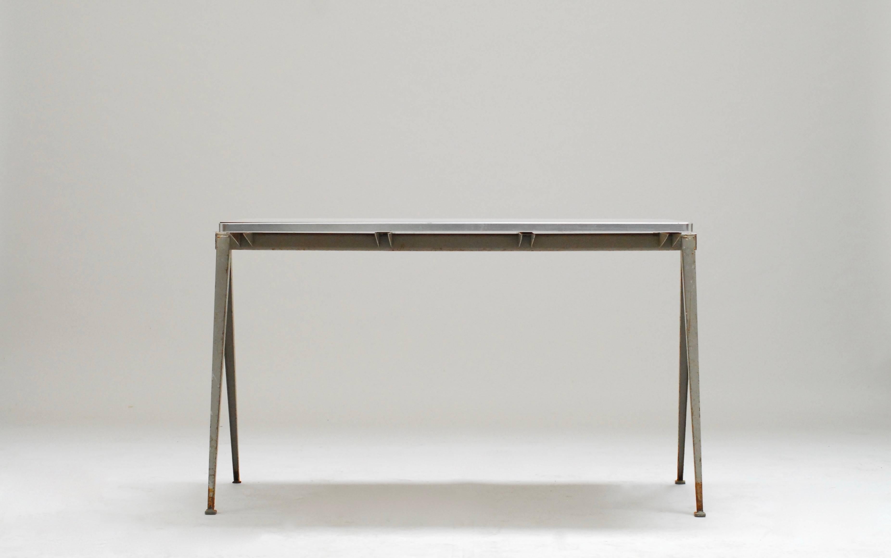 Dutch 1960 Pyramid Table by Wim Rietveld for Ahrend de Cirkel For Sale