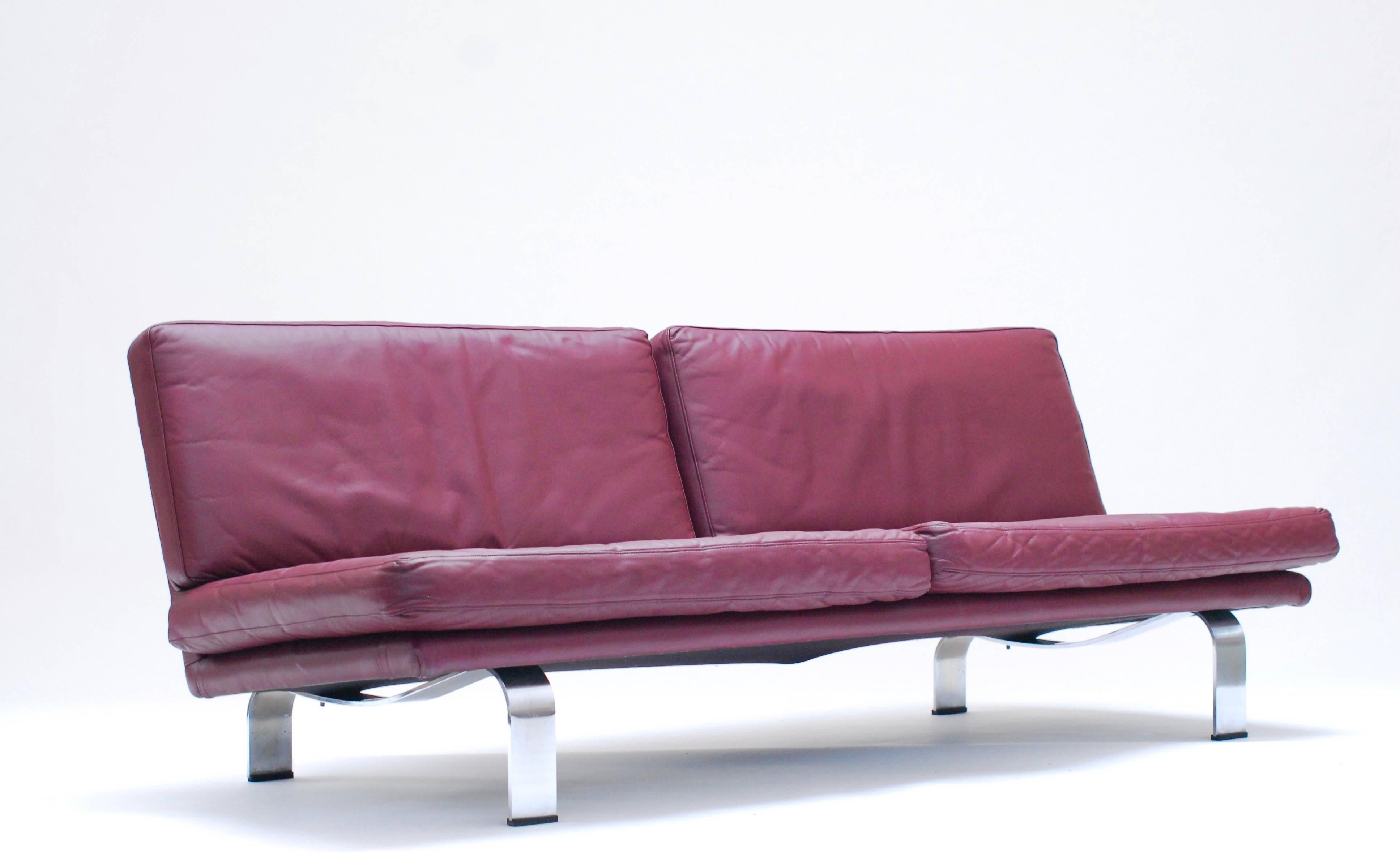 1960 Italian Leather Sofa Attributed Tito Agnoli In Excellent Condition For Sale In Antwerp, BE
