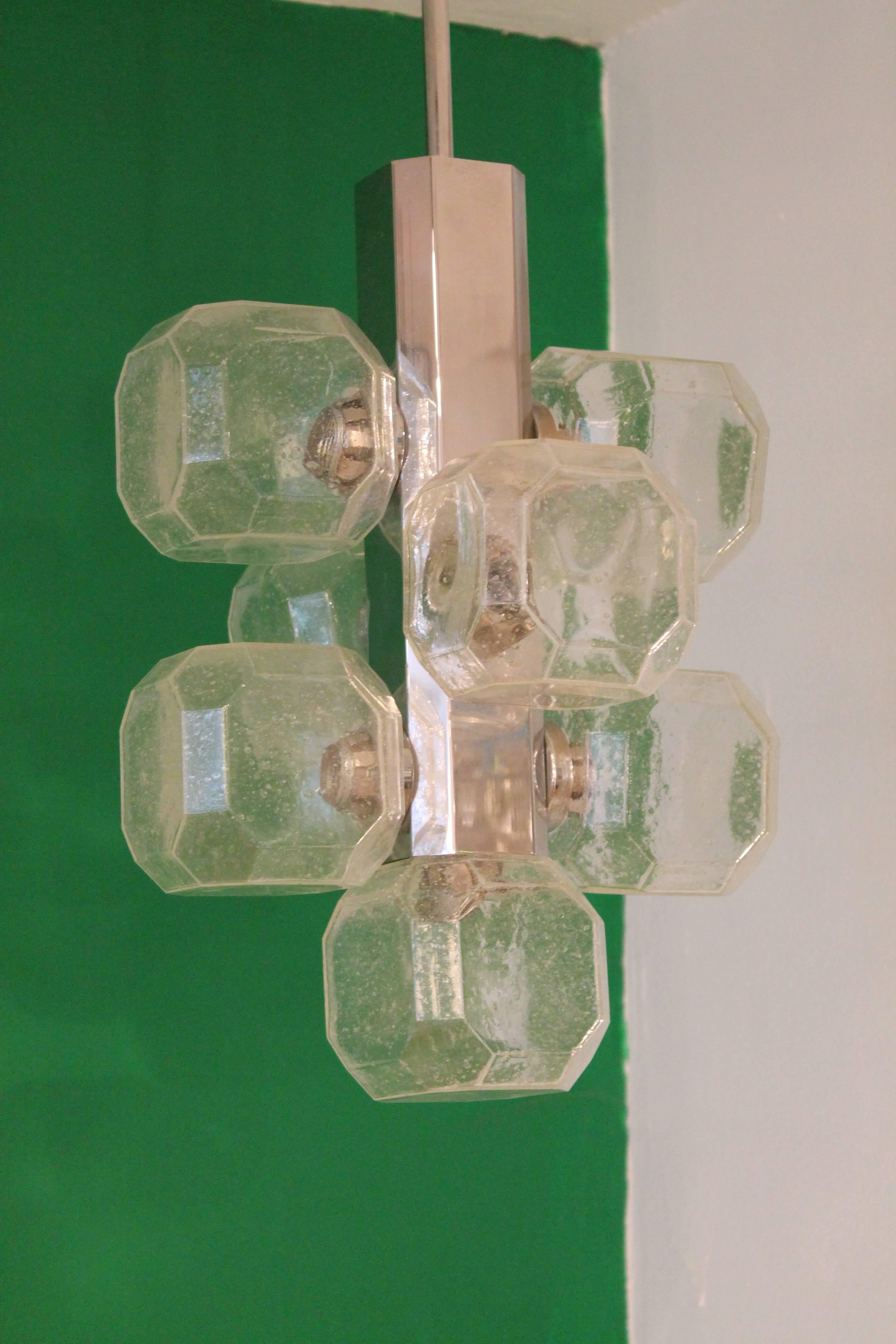 Sciolari chandelier glass cubic, Italy, 1960s.

Seven glass cubics in perfect condition made in the 1960s in Italy, 
design by Sciolari. 

Also wired for US use.