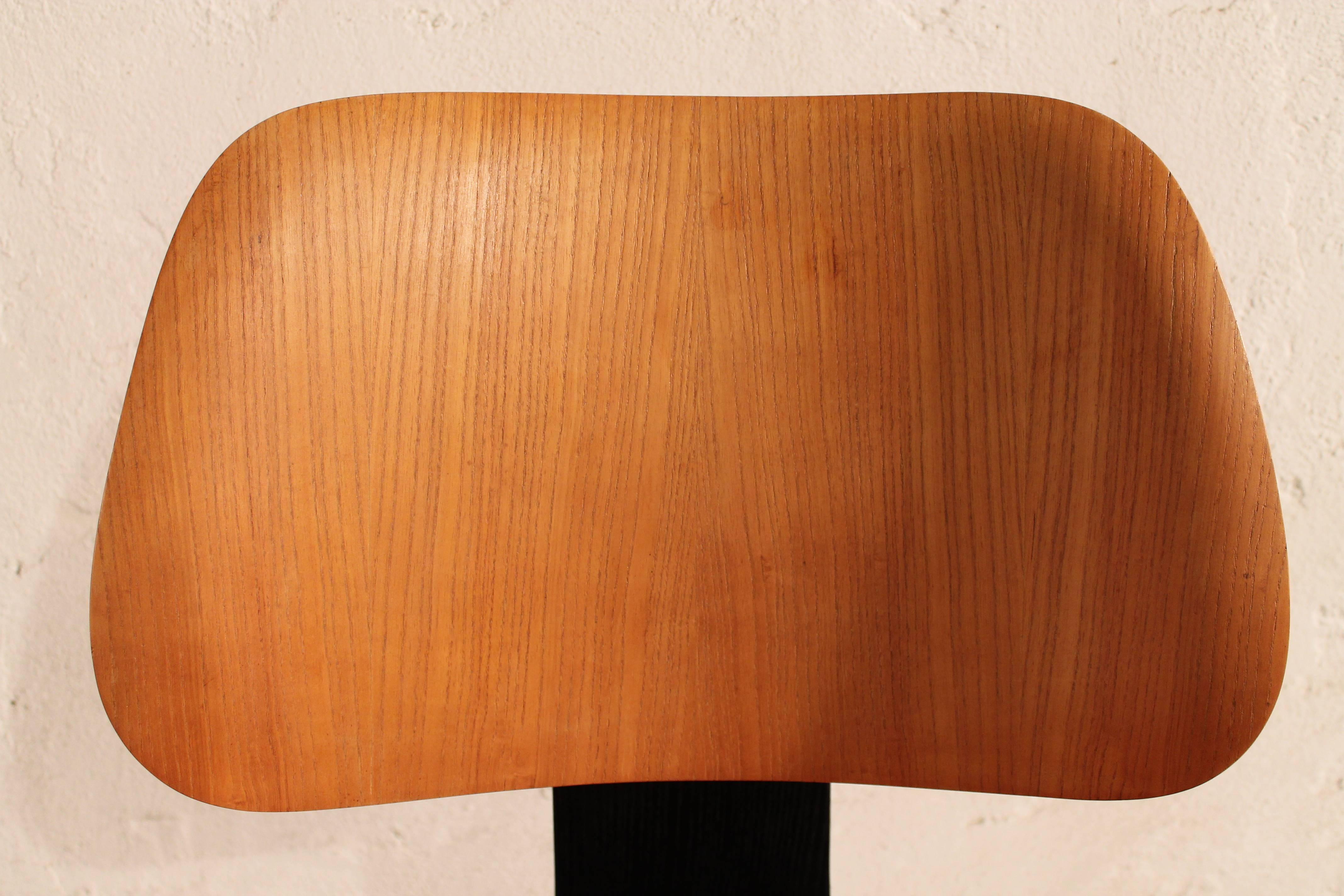 Mid-20th Century LCW Chair by Eames for Evans, 1947, USA