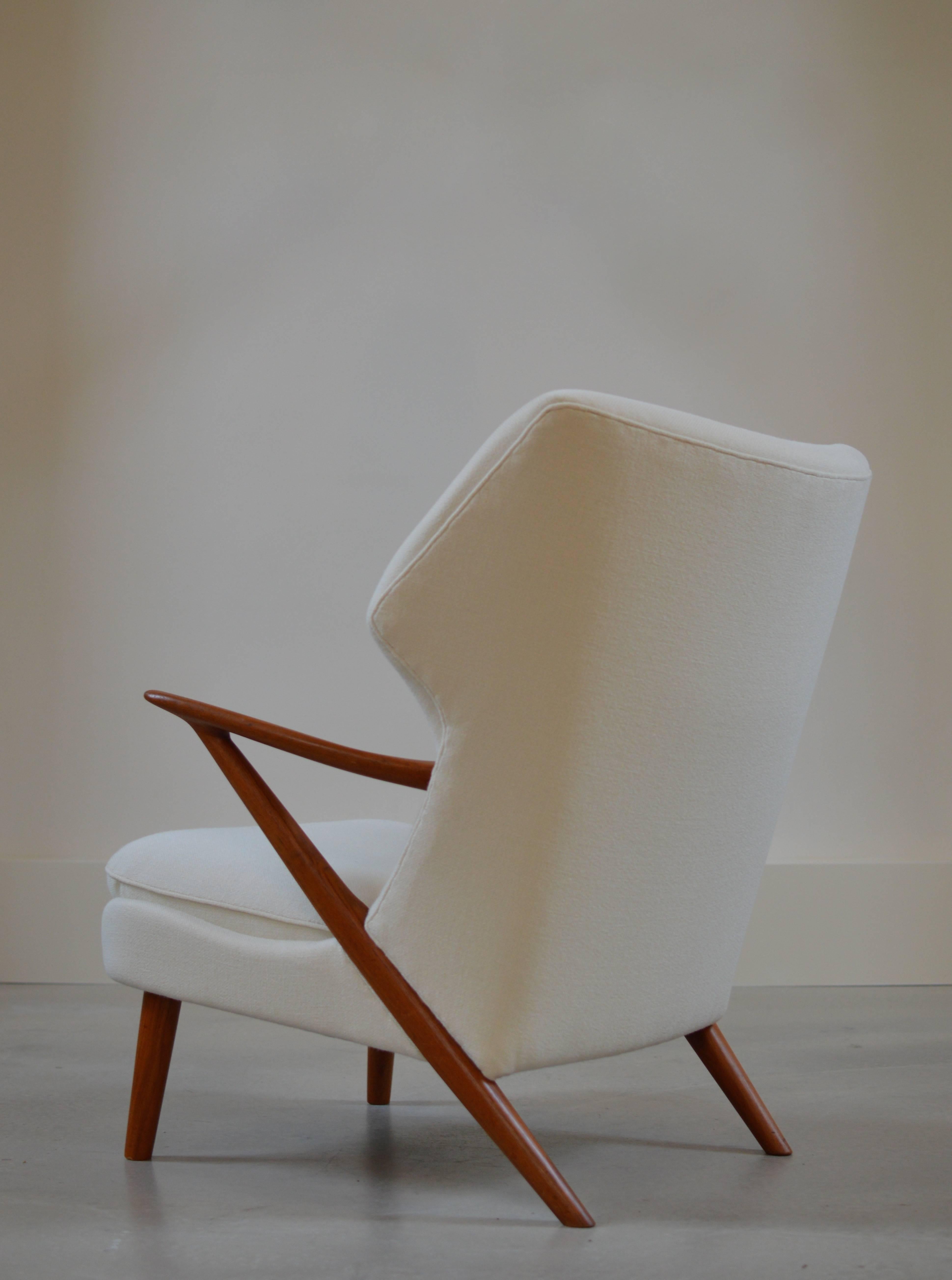 Scandinavian Modern Lounge Chair by Kurt Olsen from 1955