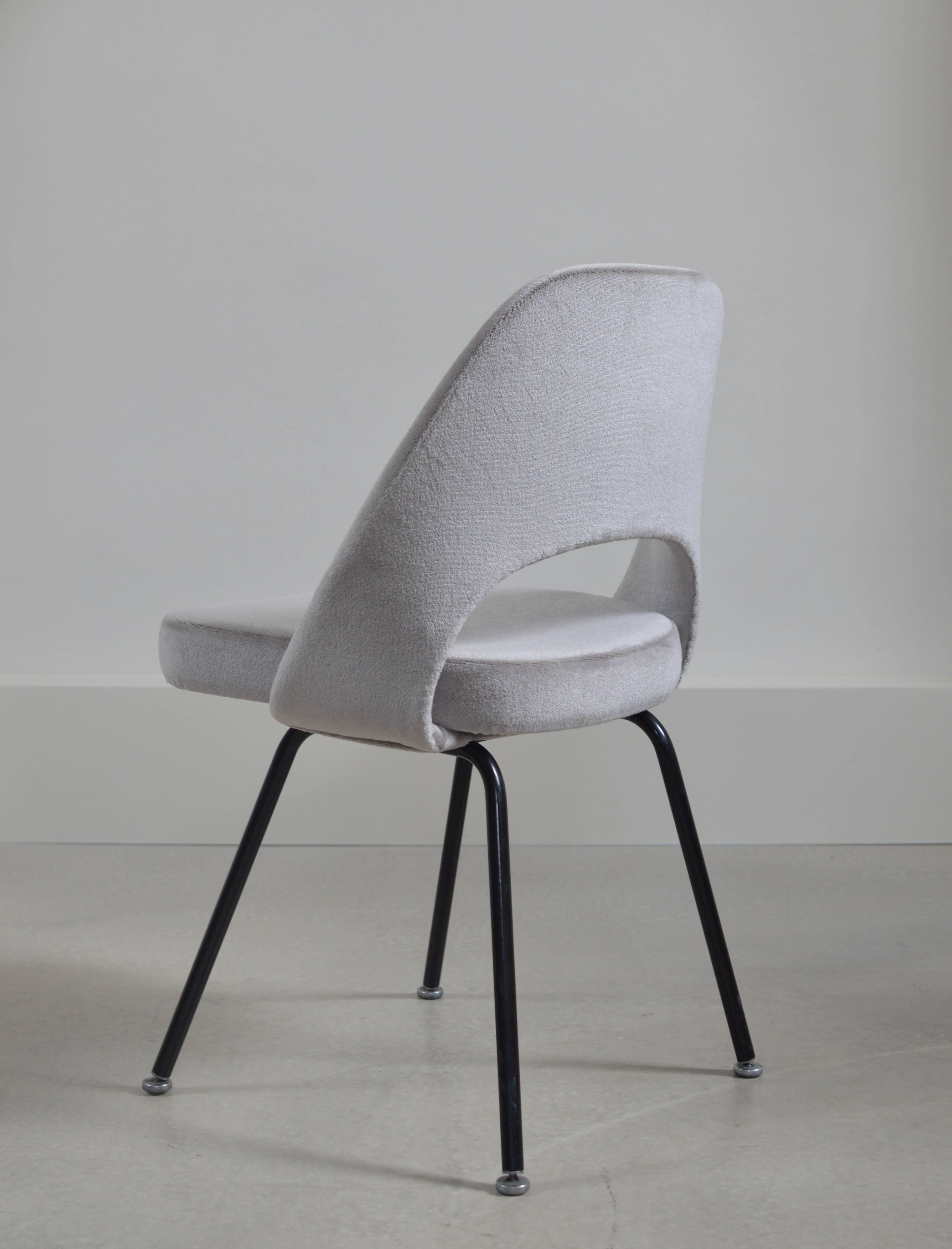 Knoll International Early Edition Eero Saarinen 71 Series Chairs In Excellent Condition In Utrecht, NL