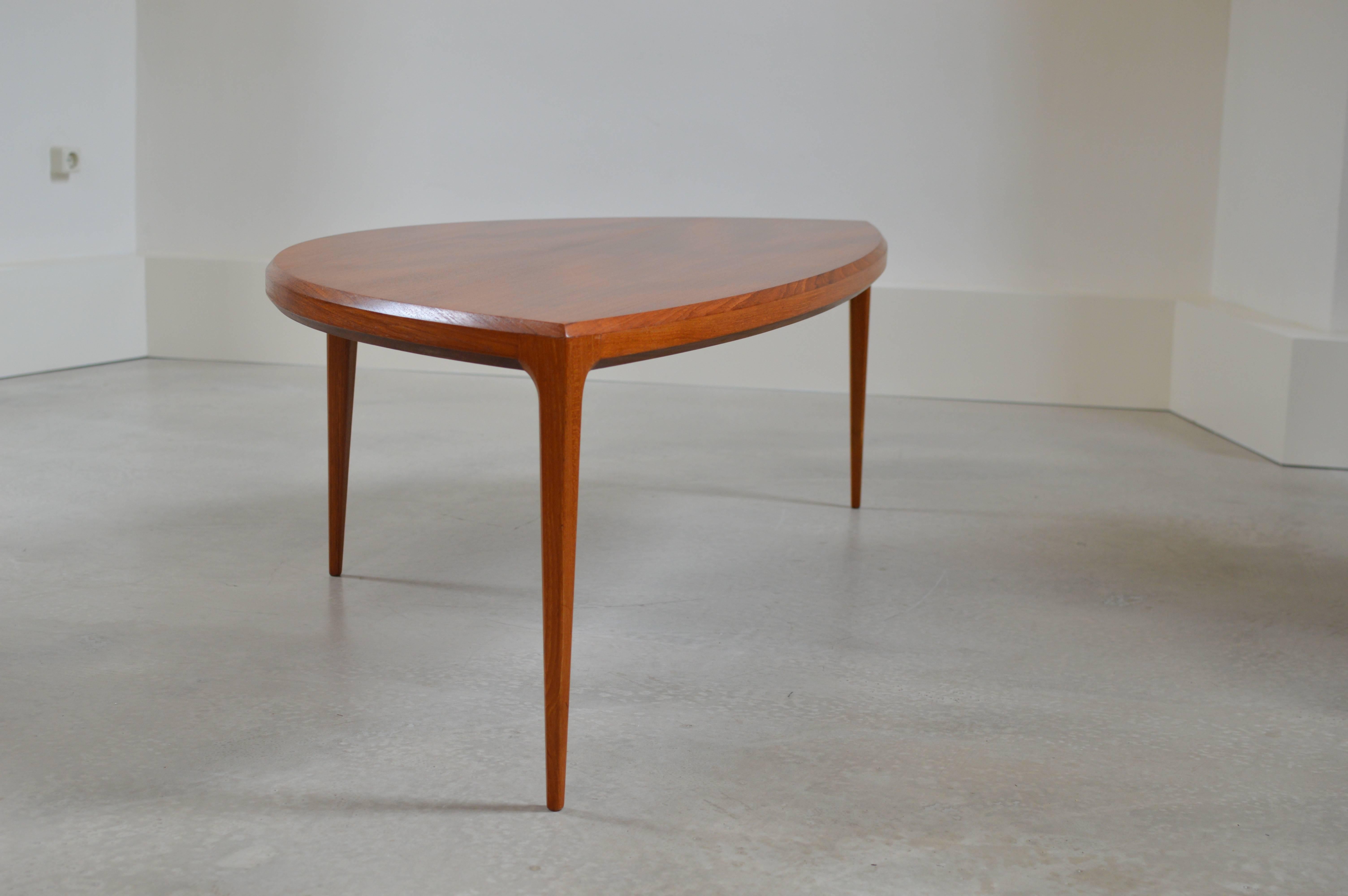Teak Beautiful Three-Legged Coffee Table by Johannes Andersen, Denmark 