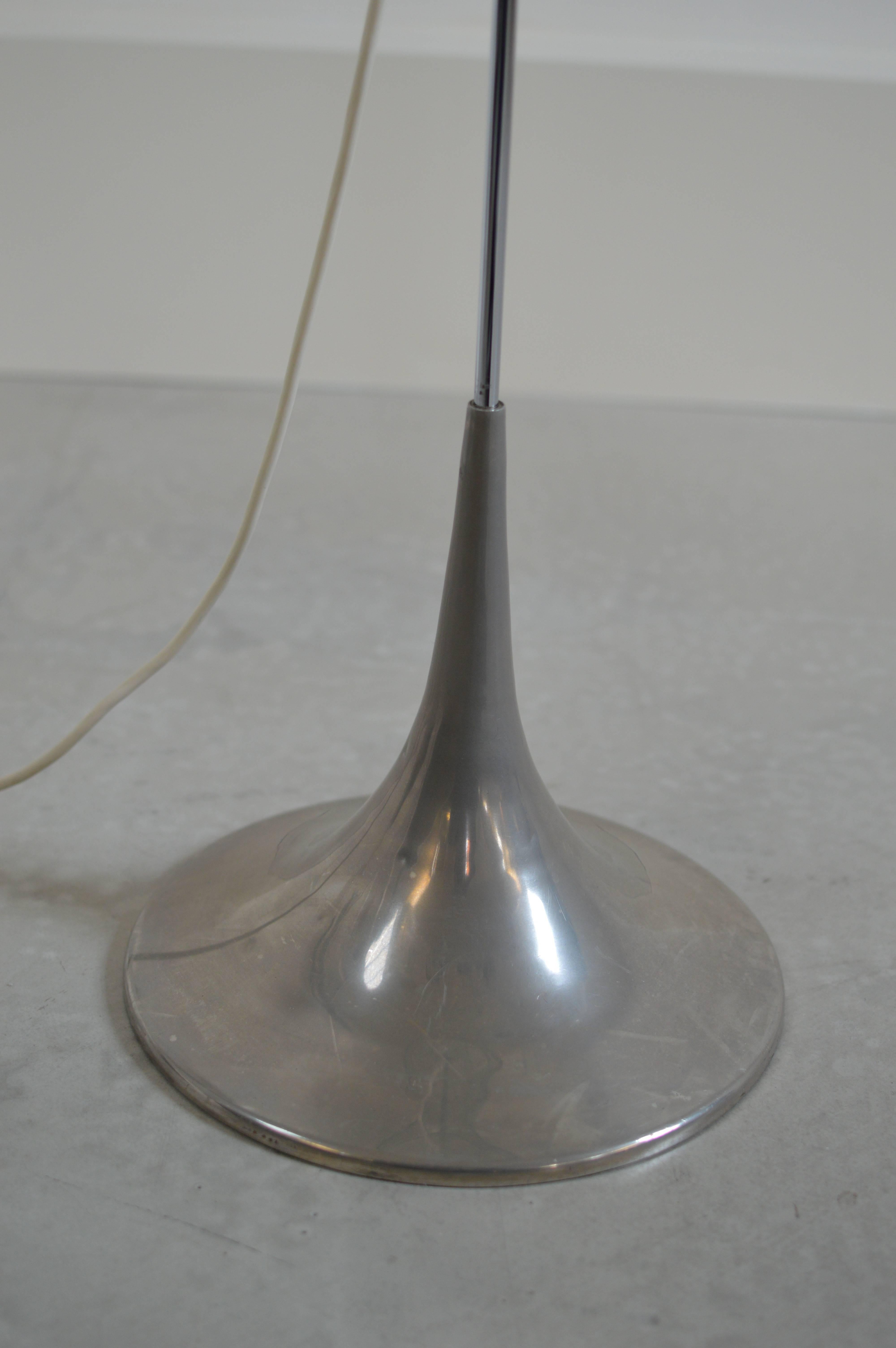 Refined Tulip Floor Lamp by Hans Jörg Walter and Josef Kuntner, Germany 1960 In Excellent Condition In Utrecht, NL