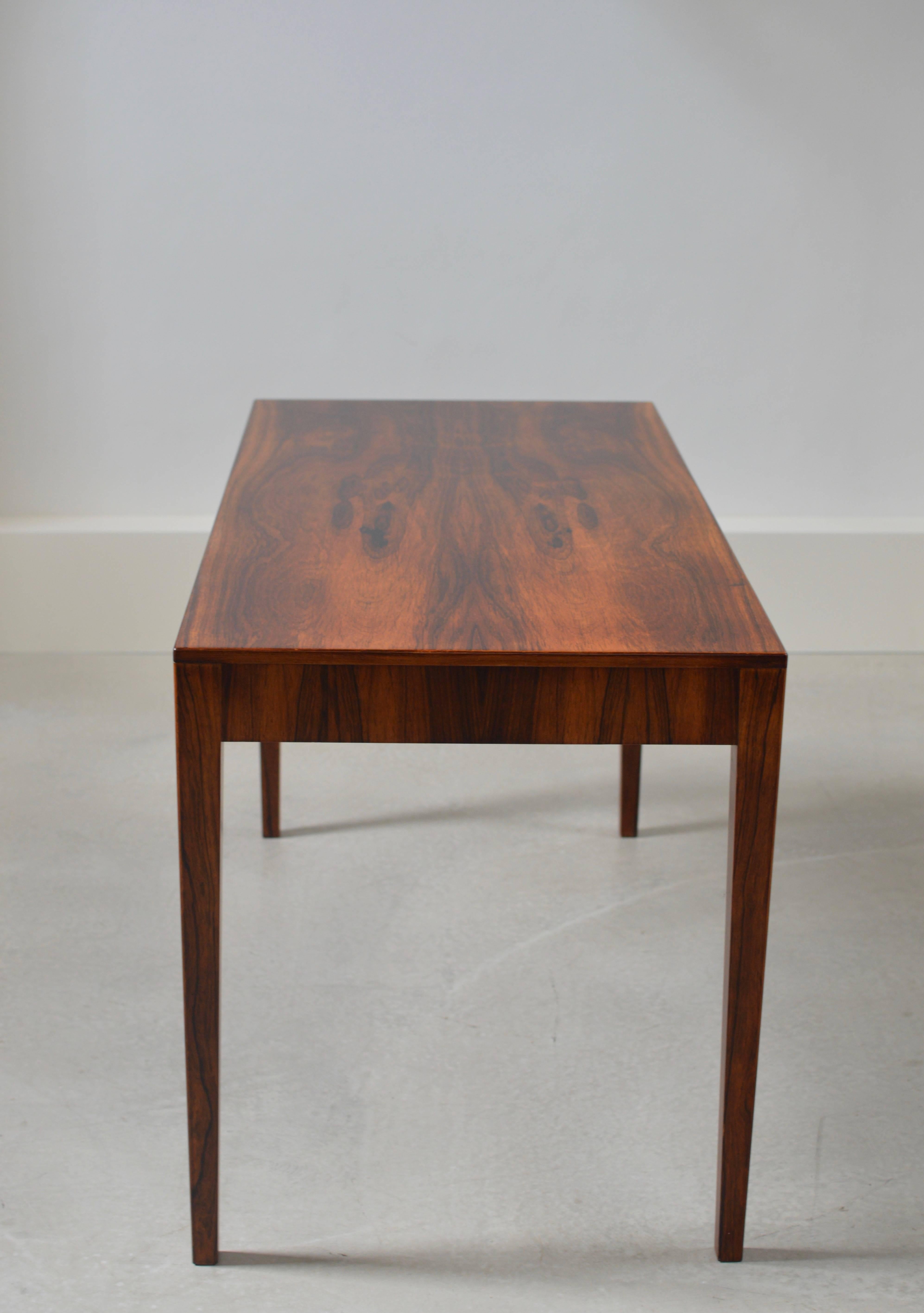 Refined Rosewood Danish Lady's Desk by Riis Antonsen In Good Condition In Utrecht, NL
