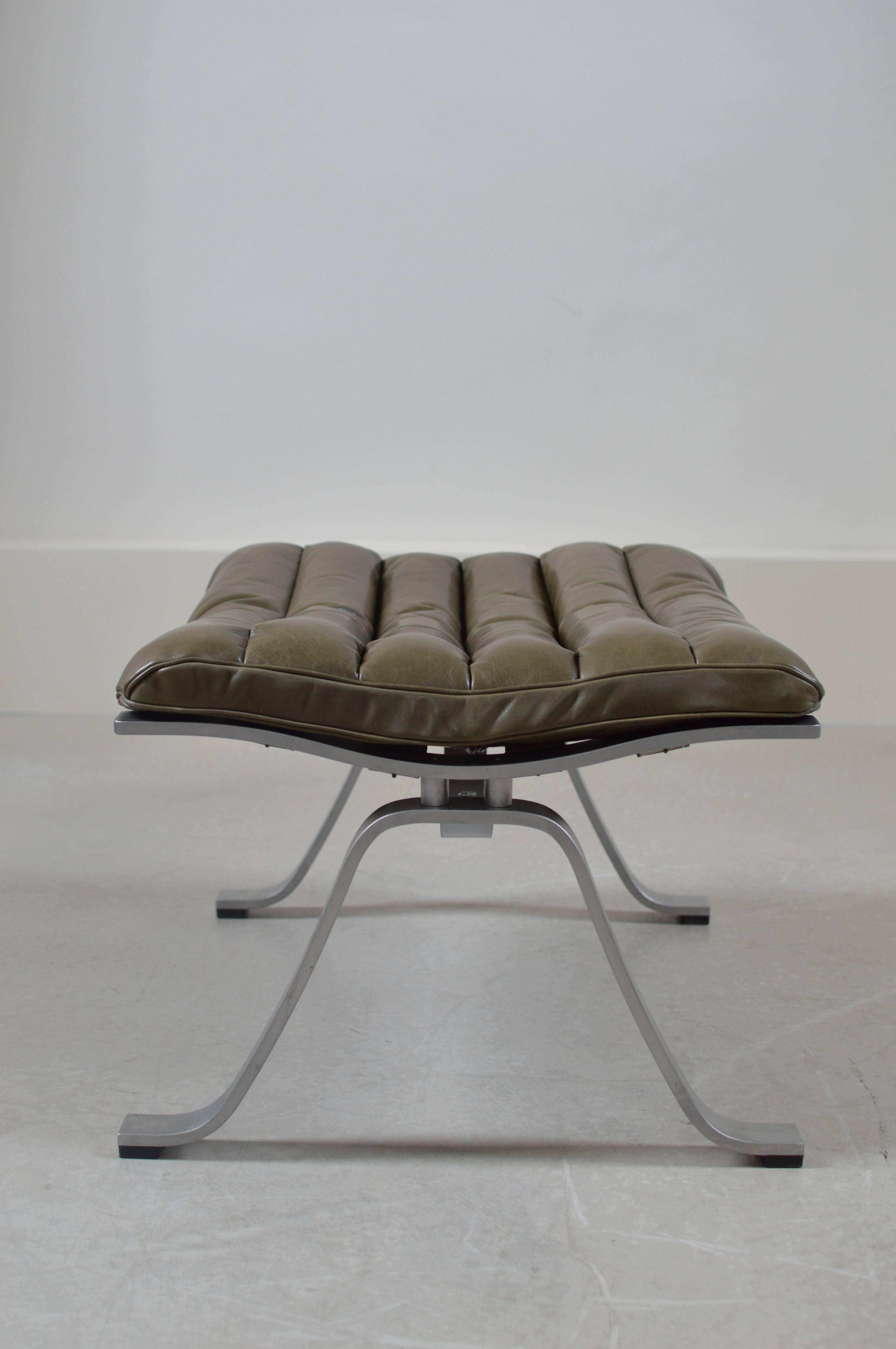 Green Leather Ari Lounge Chair by Arne Norell 1