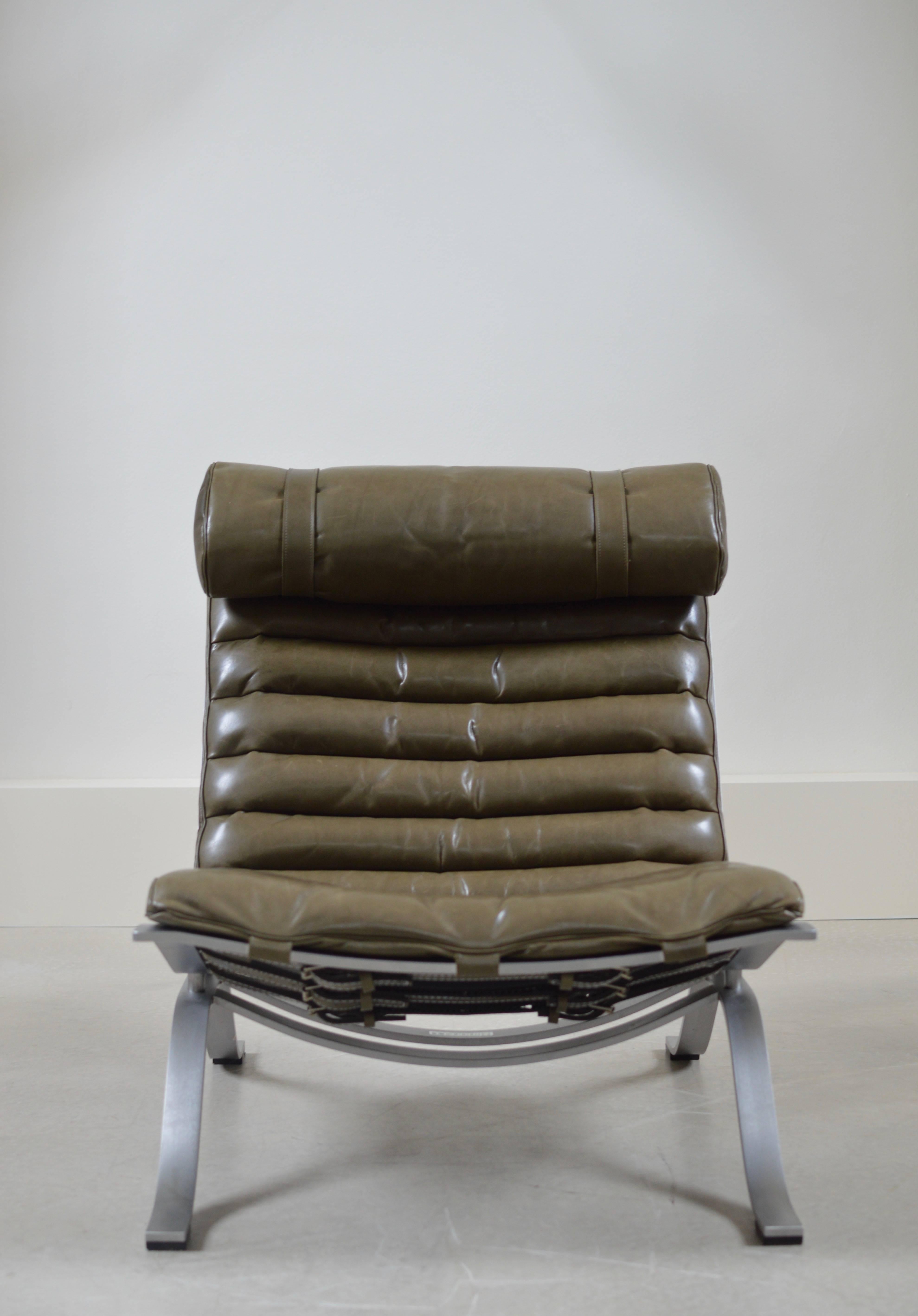 Scandinavian Modern Green Leather Ari Lounge Chair by Arne Norell