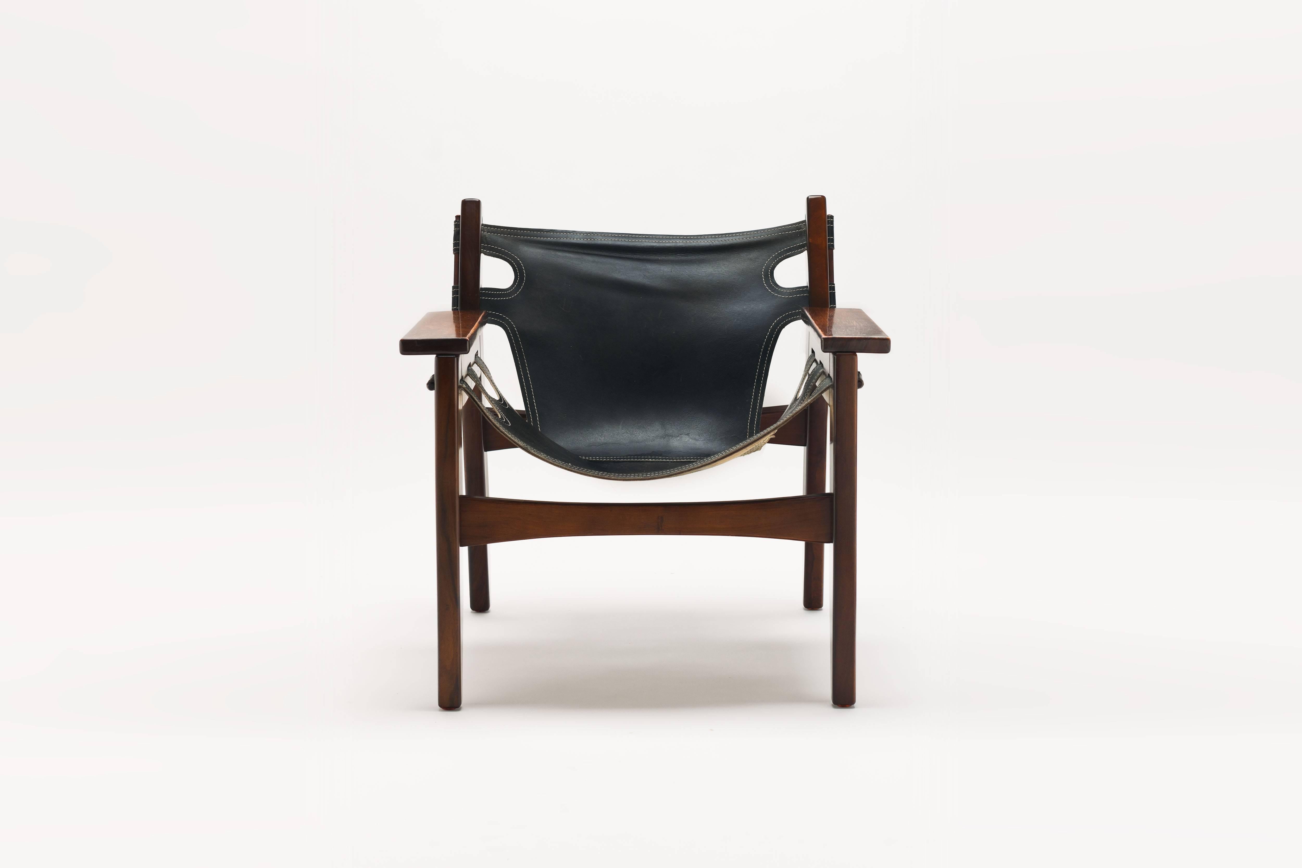 Imbuia wooden (a type of tropical walnut timber) and black leather 