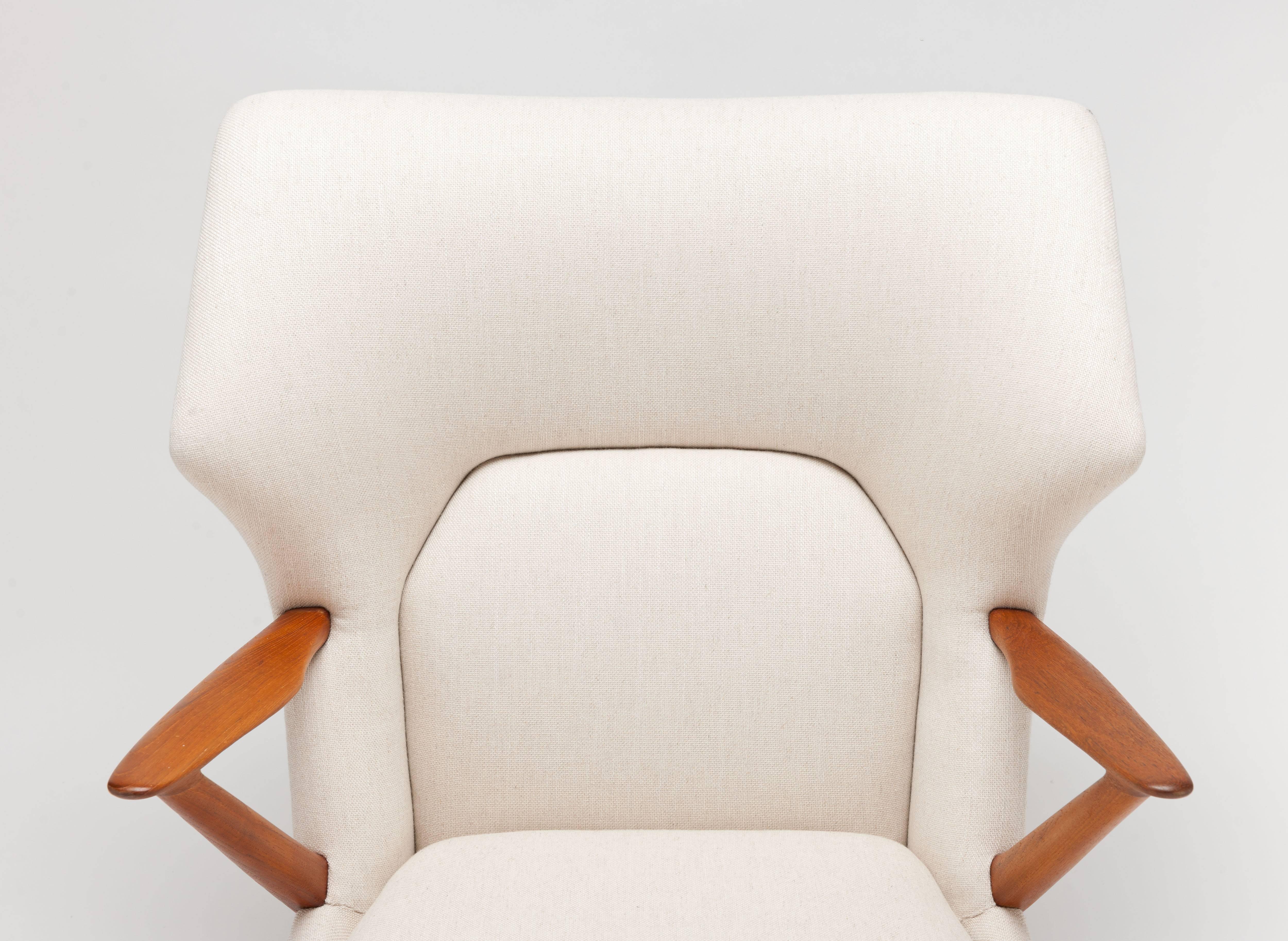Mid-20th Century Lounge Chair by Kurt Olsen by Slagelse Denmark