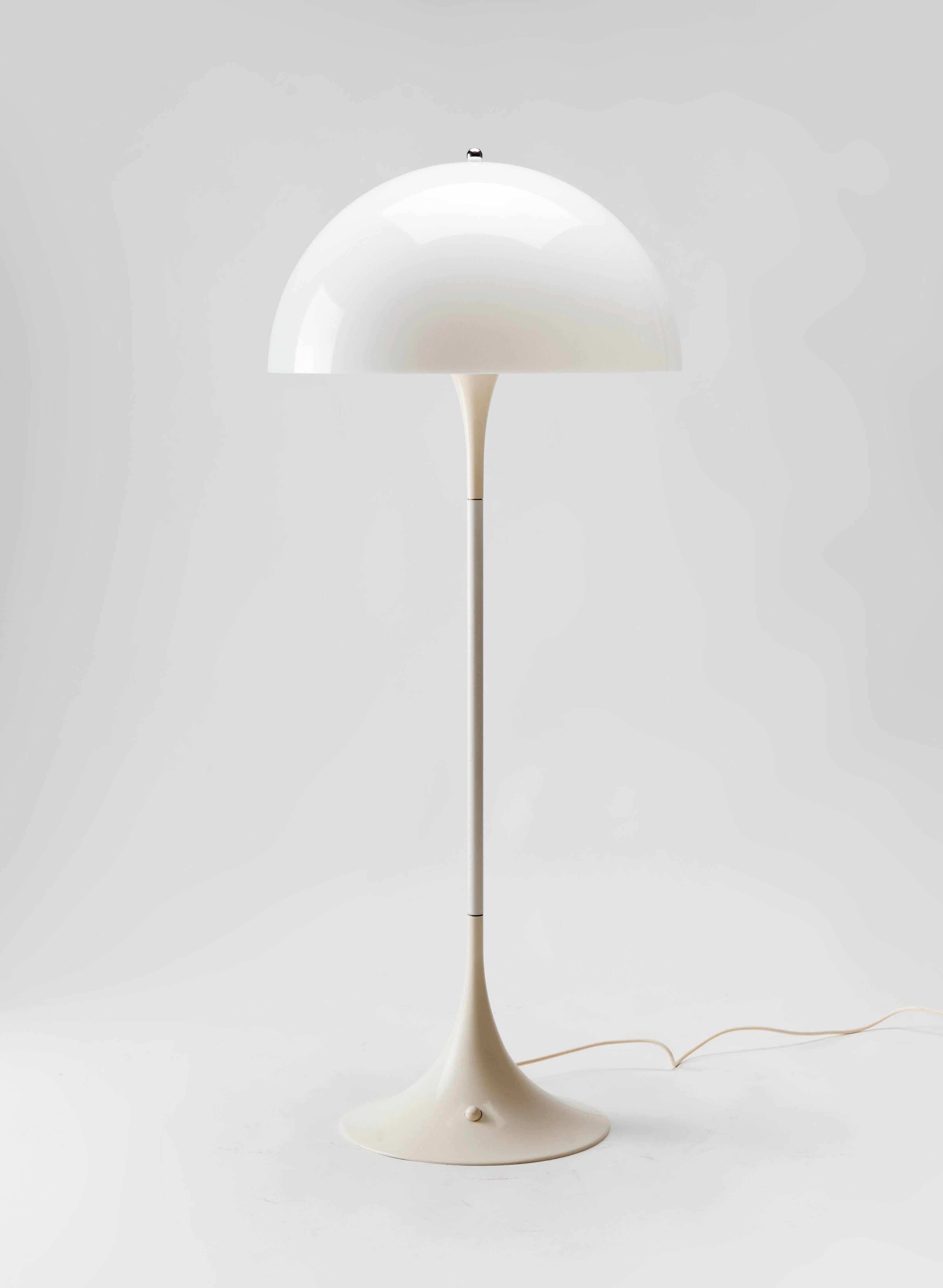 Panthella floor lamp designed by Verner Panton in 1971 and manufactured by Louis Poulsen in the later 1970s.
The shade is made of acrylic, the stem of white lacquered steel with a plastic base.
Panthella is known for it's pretty, ambient glow when