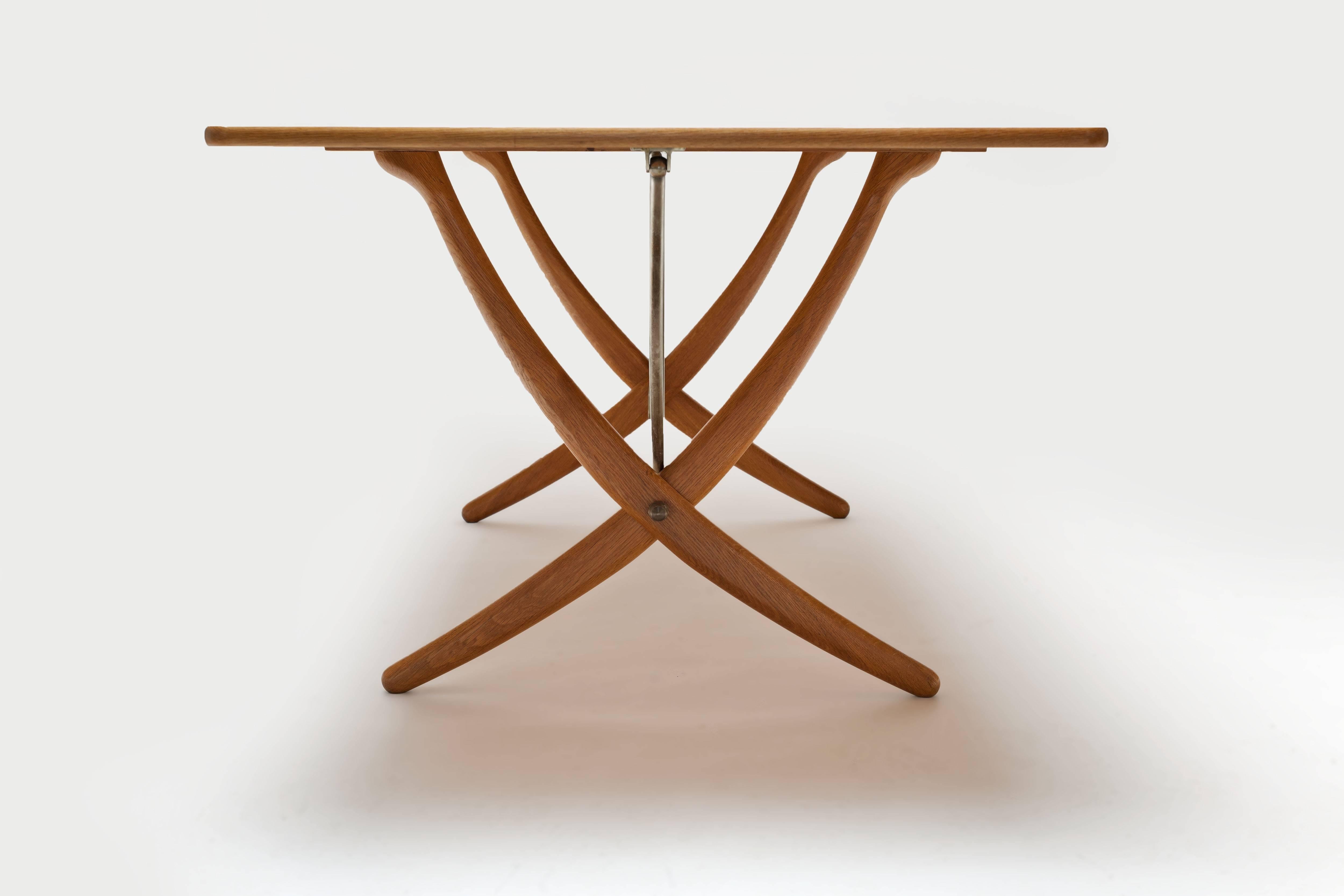 Mid-20th Century Oak Hans Wegner Sabre Leg's Drop-Leaf Dining Table, Model AT-304, Andreas Tuck
