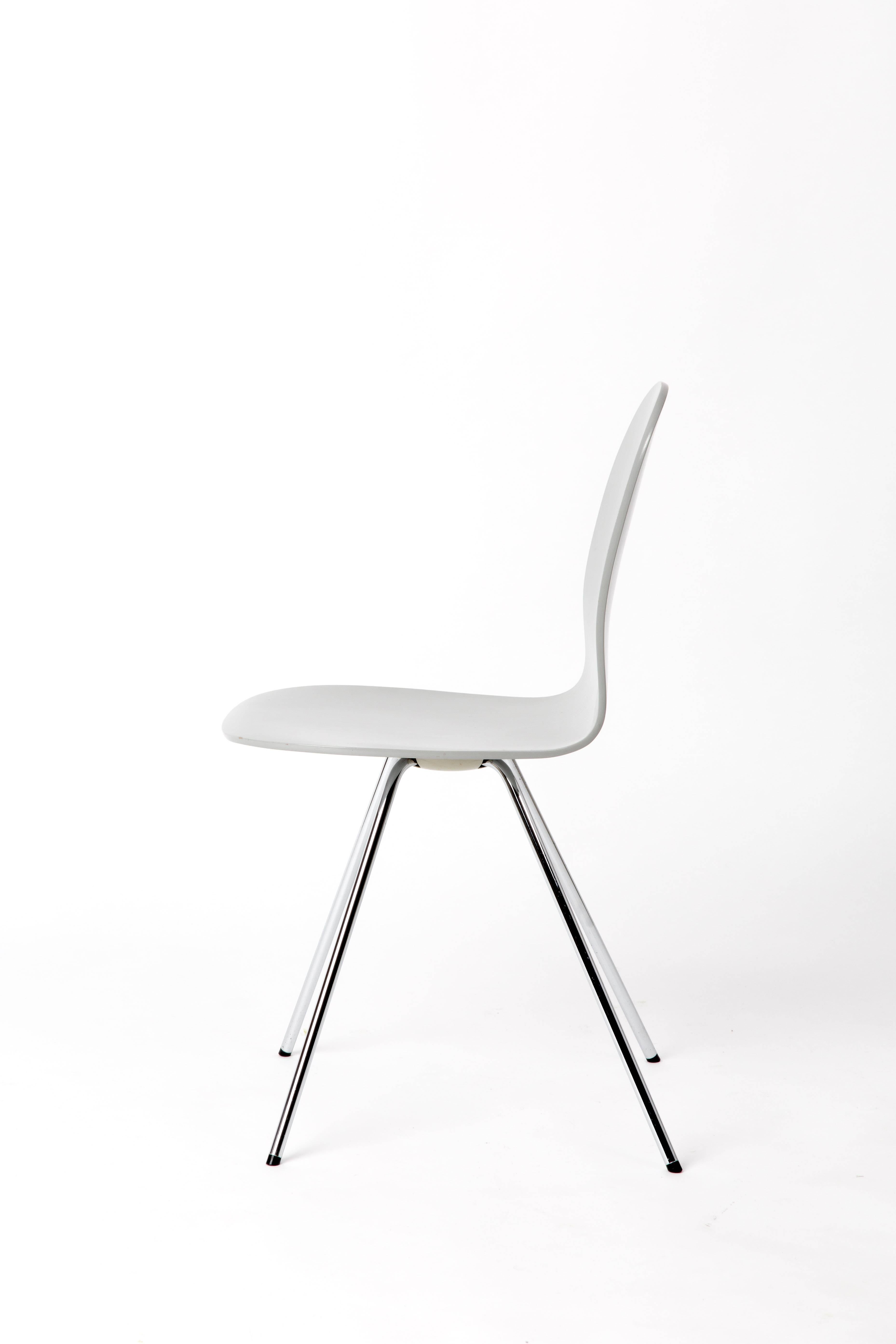 Danish Tonque Arne Jacobsen for Fritz Hansen in Grey Color For Sale