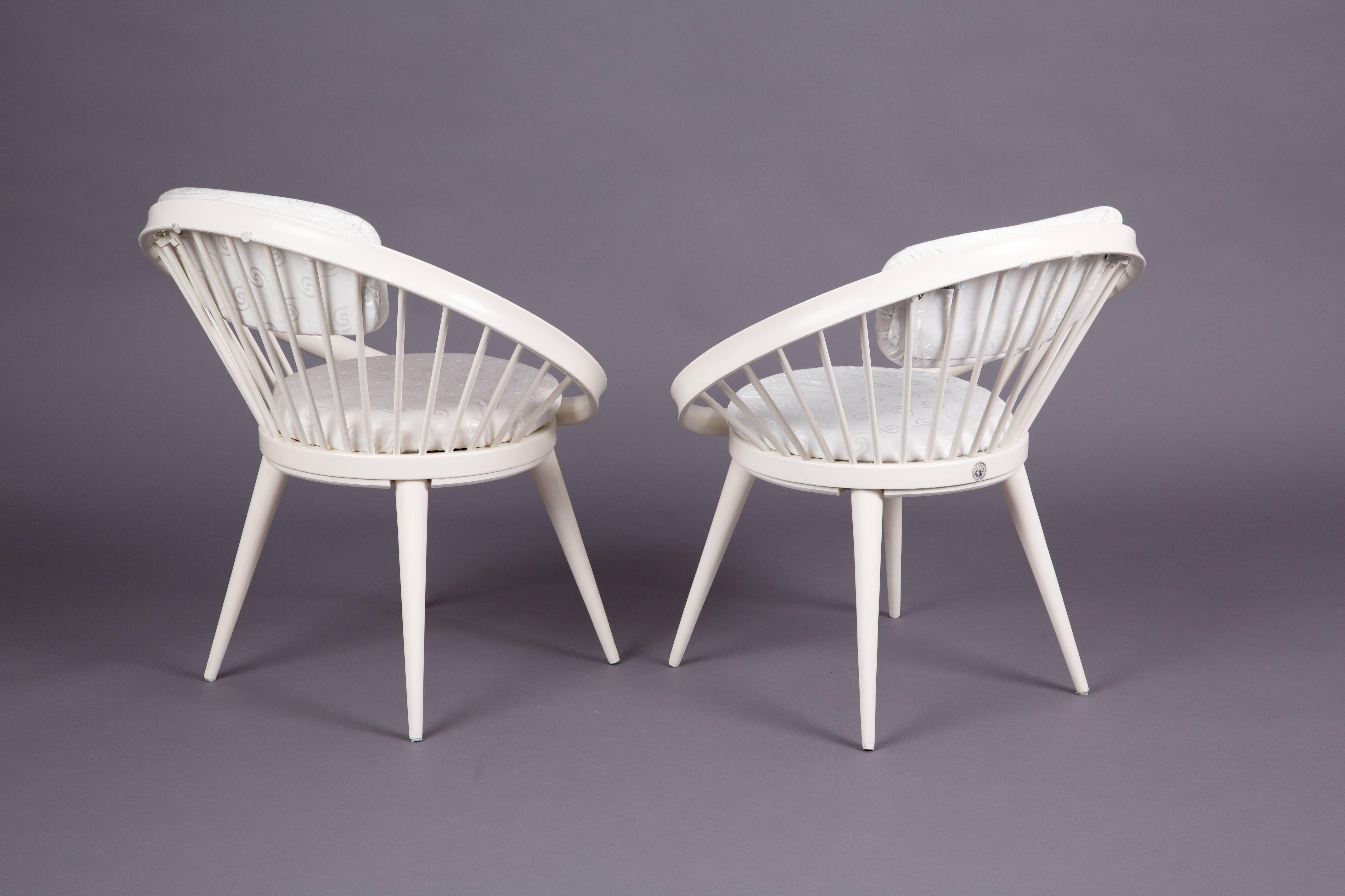 Scandinavian Modern Set of Two Circle Chairs of Ekström