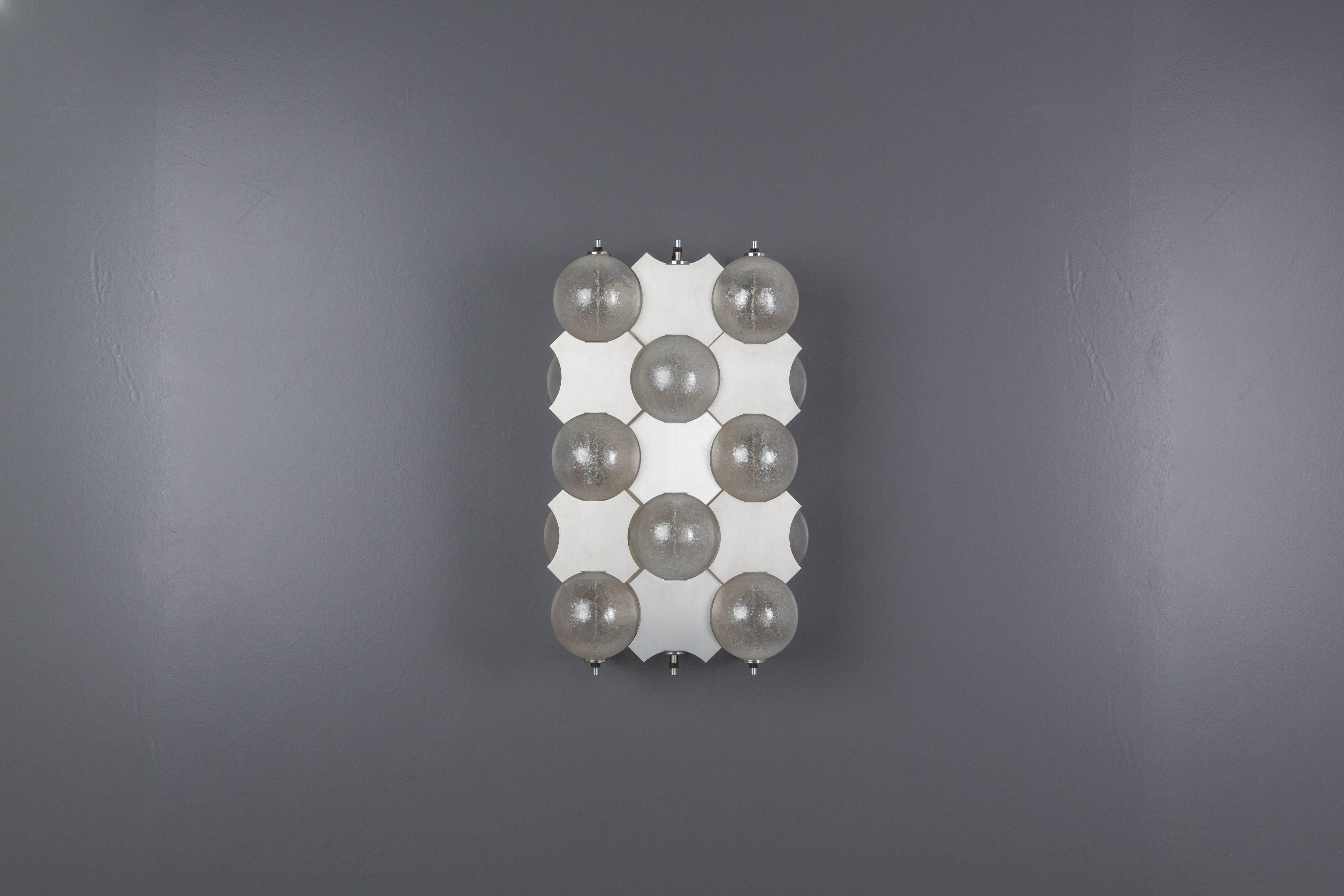 Wall lamp of Dutch RAAK AMSTERDAM with glass balls. Fiësta model C1645. For Sale 3