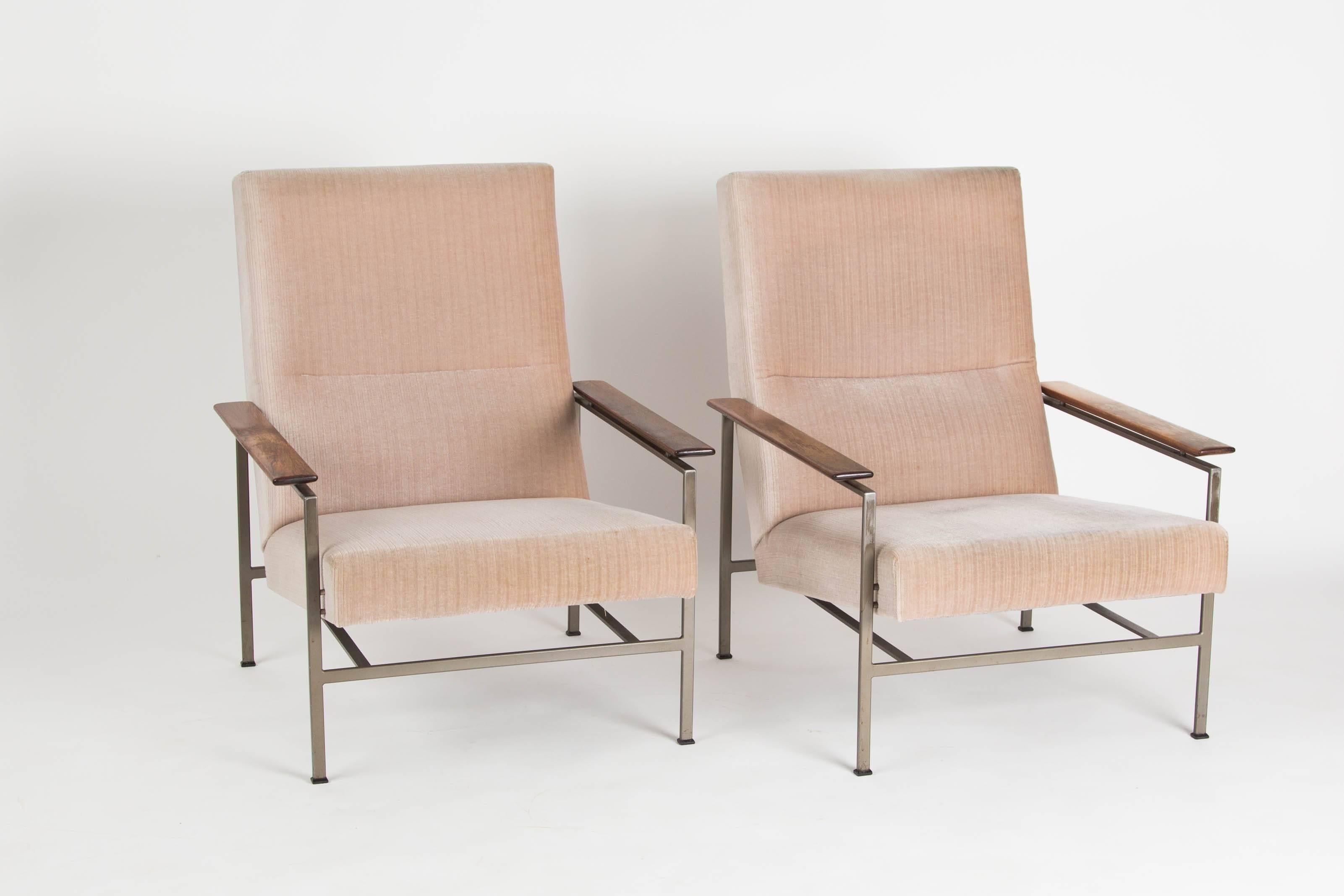 A set of Dutch designer Rob Parry. The two chairs and the sofa have a flat steel frame. Very graphic and transparent. The color of the frame is grey. The armrests are of rosewood. The fabric is velour. The length of the sofa is 170cm depth 85cm and