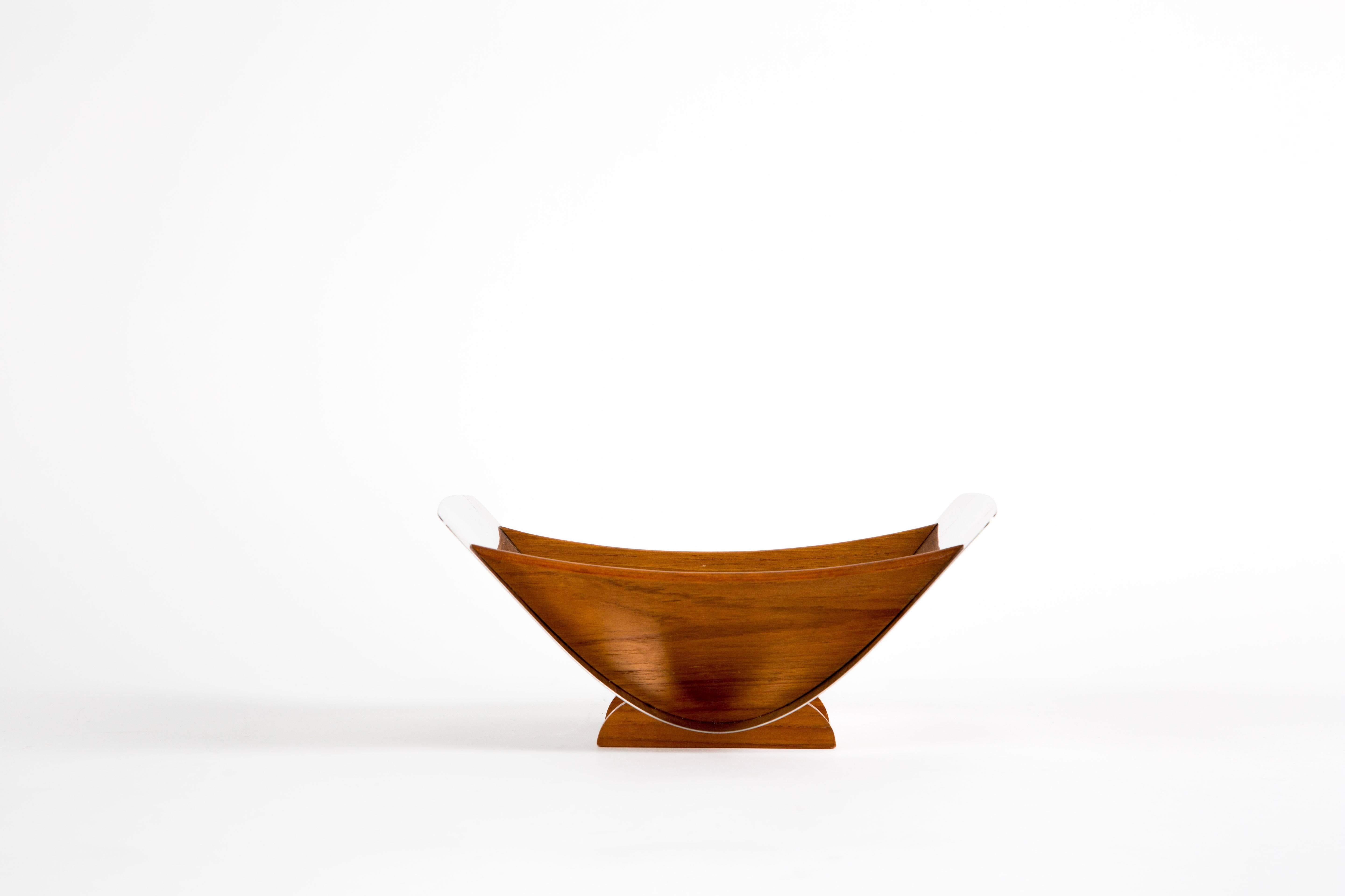 FRUIT BOWL STAINLESS STEE. A fruit bowl from Sweden. Stainless steel and teak. Organic form. Marked with 18/8 stainless Sweden AS. Arthur Salm.