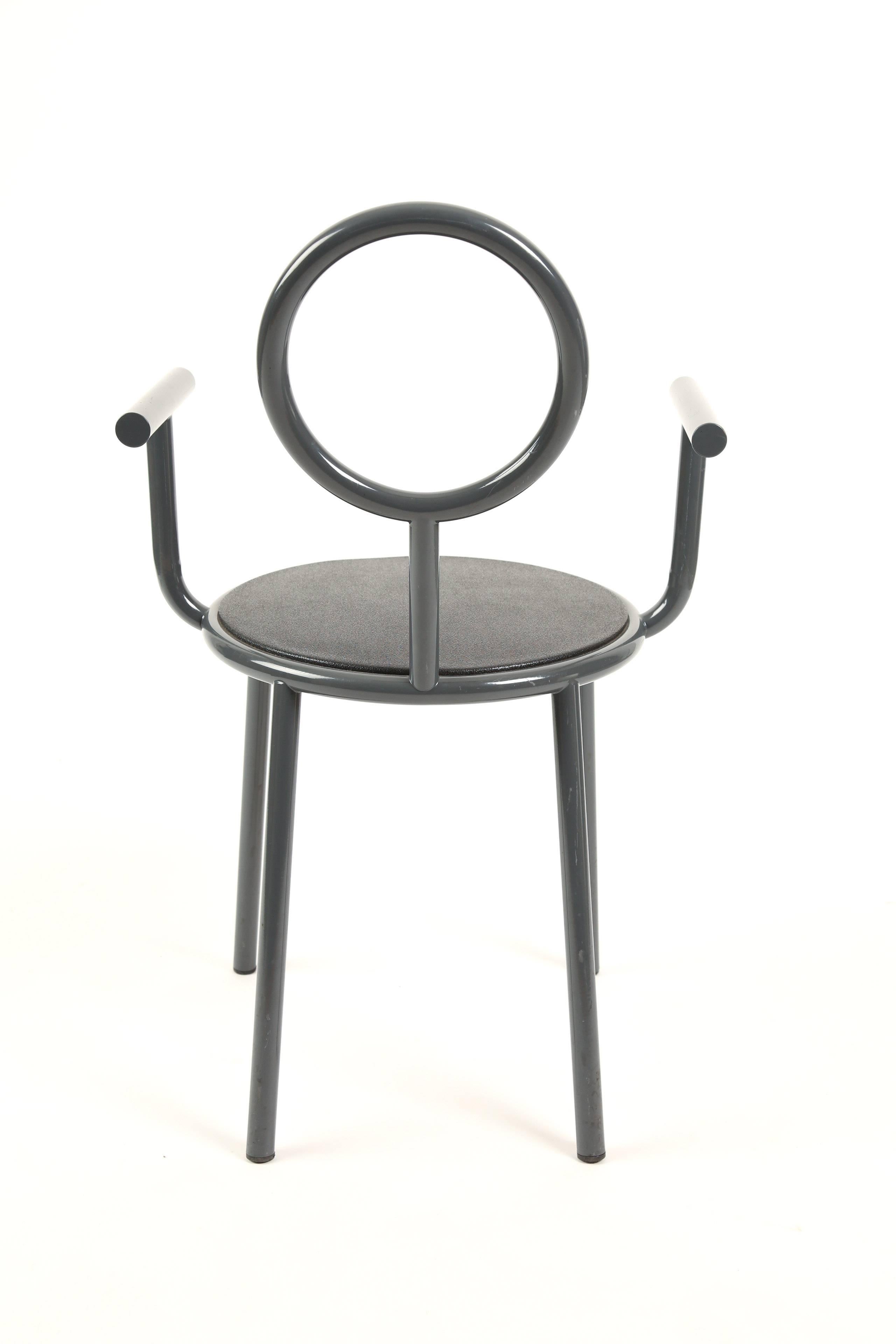 STELLINE MEMPHIS CHAIR . One Memphis chair Stelline. Happy form, designed by Alessandro Mendini. Simple and sharp design. Dark grey steel.