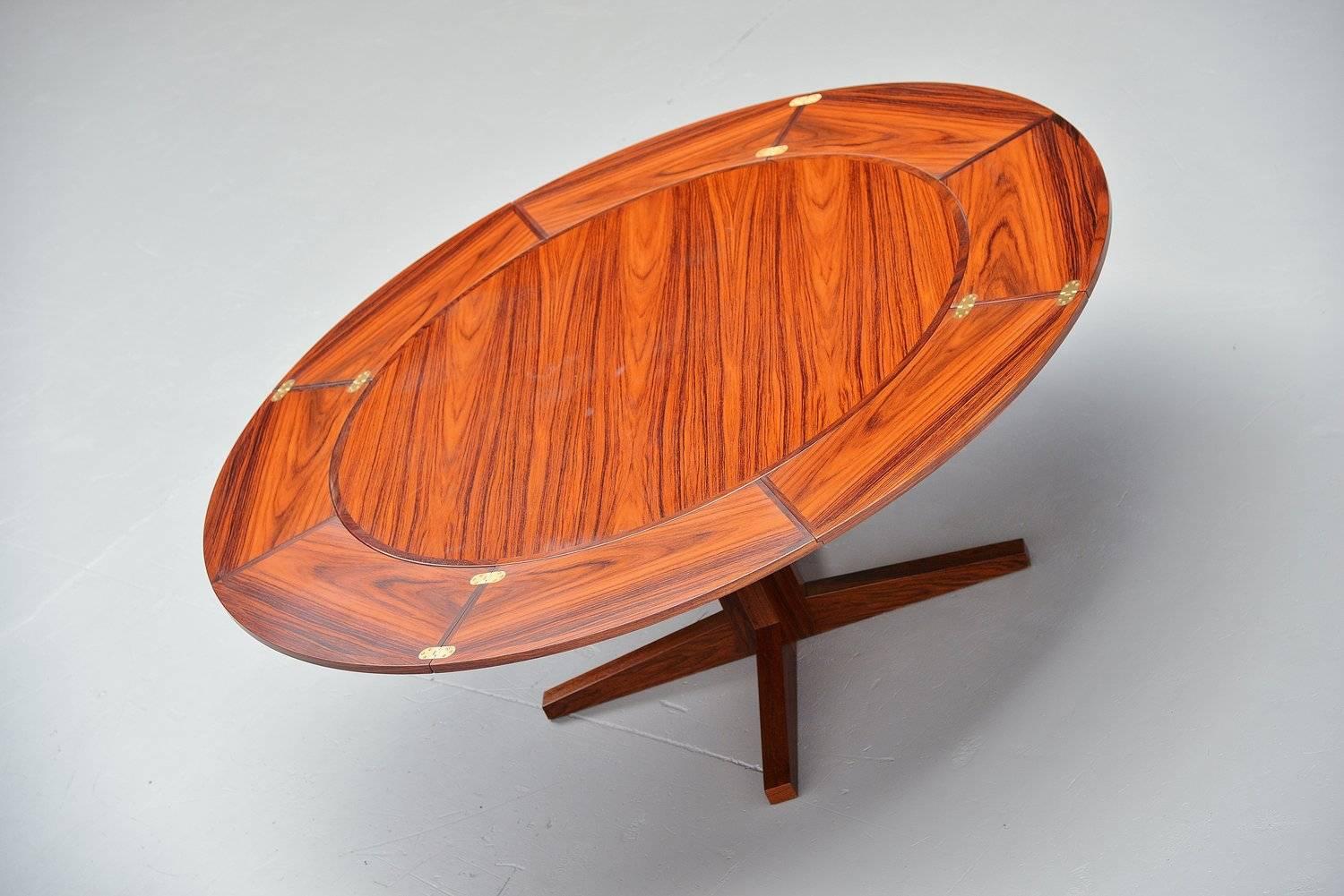 Mid-20th Century Dyrlund Extendable Rosewood Dining Table, Denmark, 1962