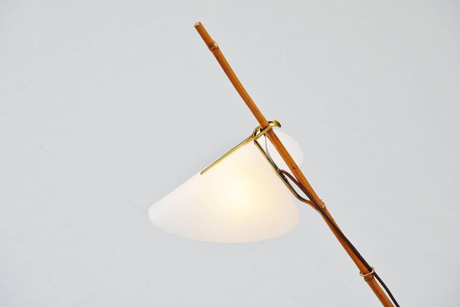 J.T. Kalmar Bamboo Floor Lamp, Austria, 1950 In Good Condition In Roosendaal, Noord Brabant