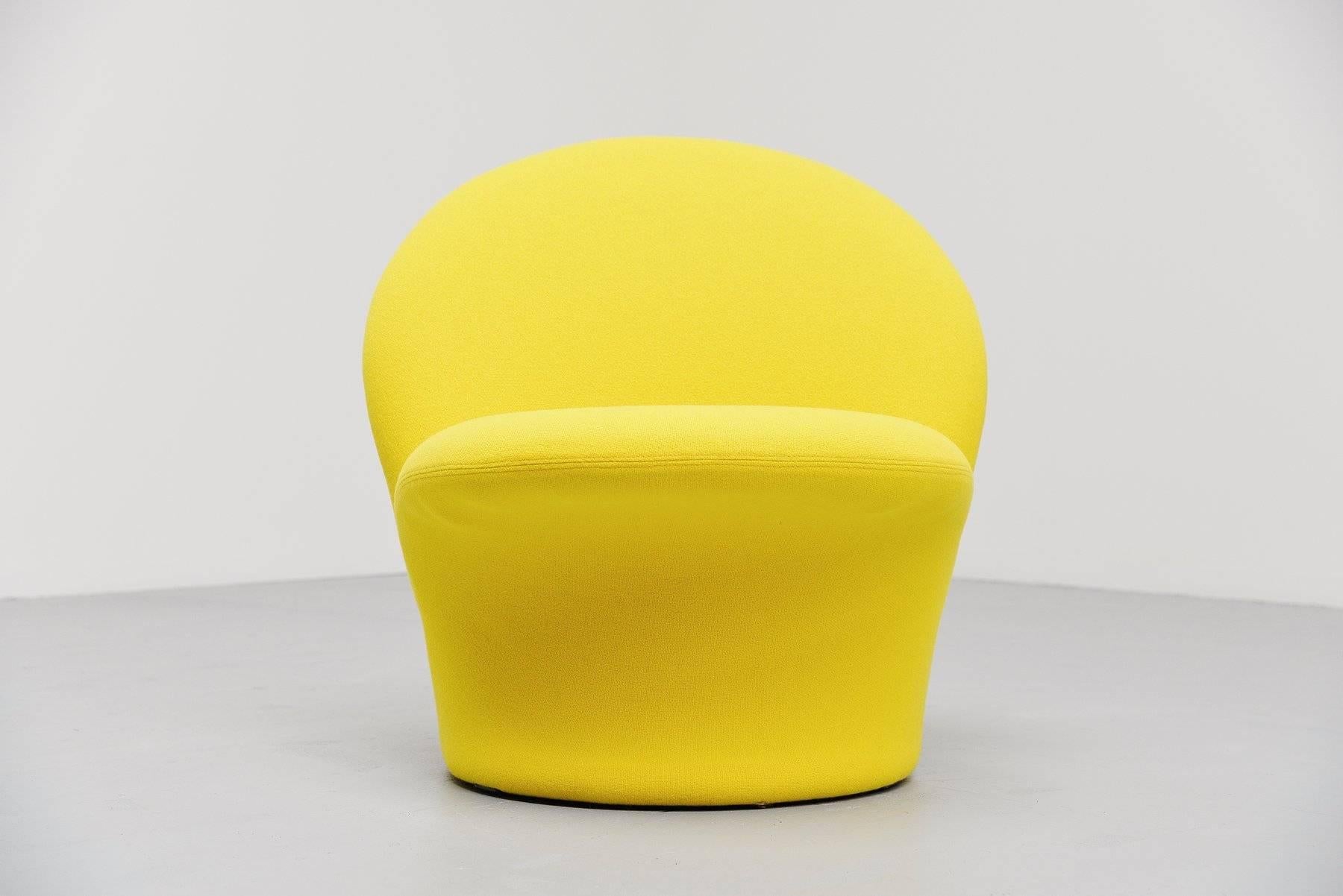 Super cool and special easy chair designed by Pierre Paulin (1927-2009) for Artifort in 1967. This rare chair was only produced for one year from 1967-1968 and is no longer in production now. Upholstered in yellow Tonus Kvadrat, original Artifort