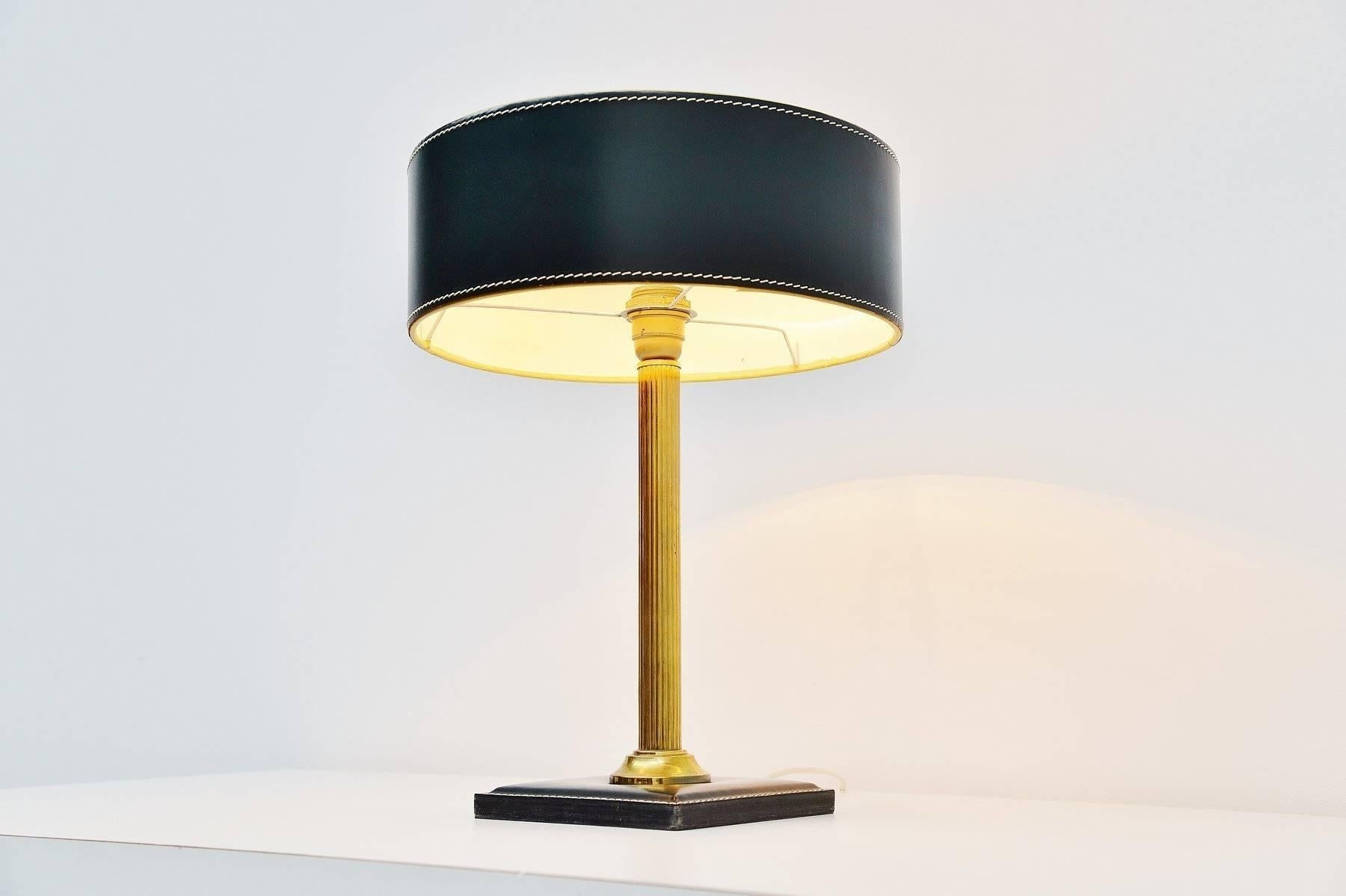 Jacques Adnet Leather Clad Table Lamp, France, 1960 In Good Condition In Roosendaal, Noord Brabant