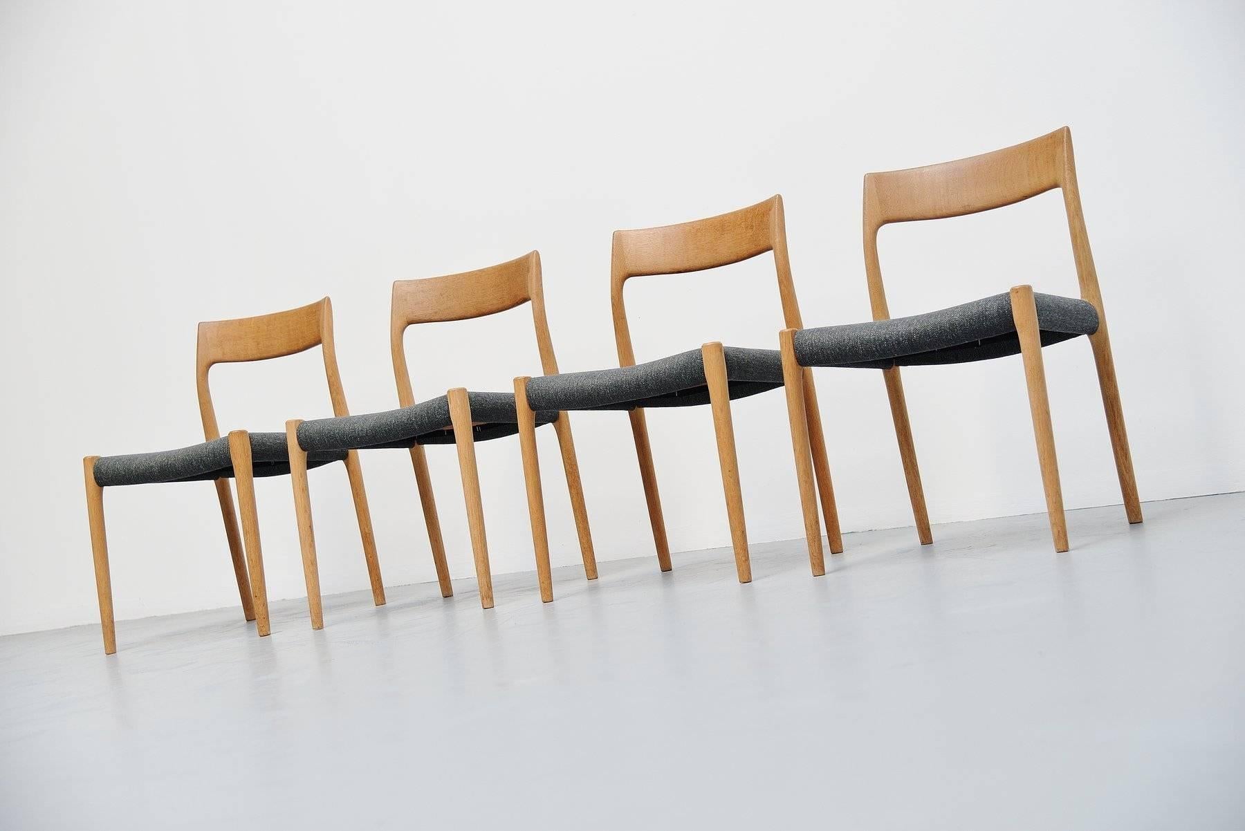 Scandinavian Modern Niels Moller Model 77 Chairs in Oak, Denmark, 1959