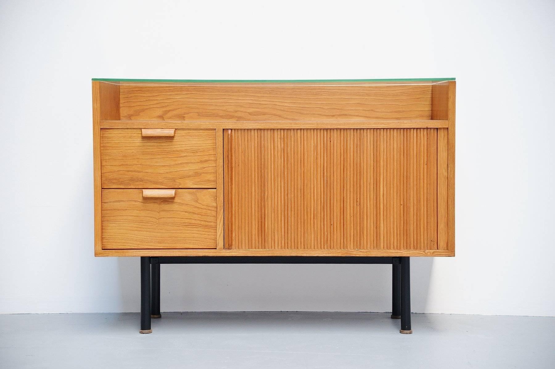 Super rare small showcase cabinet designed by Hein Salomonson for AP Originals, Holland, 1958. We purchased these from an old employee of AP Originals who purchased them at the time, even helped making them. This cabinet was made of birchwood veneer