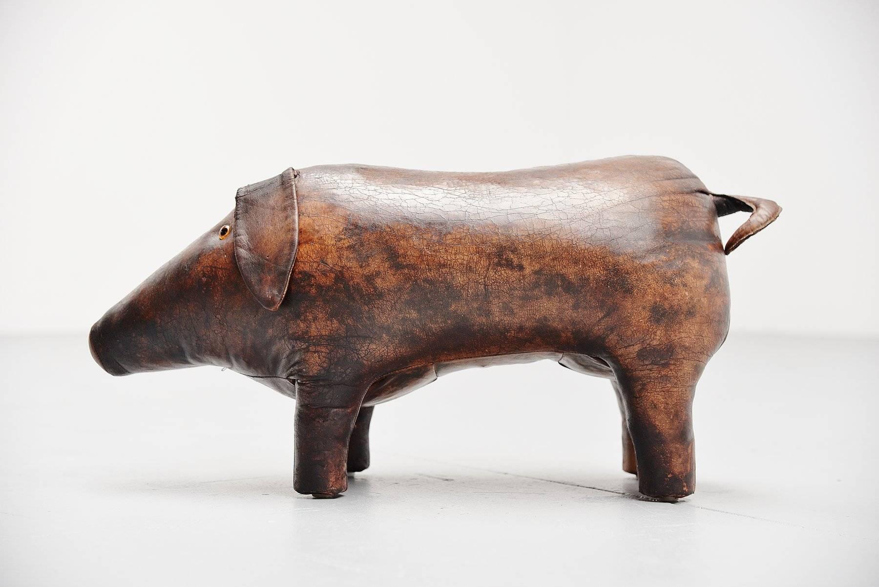 Dimitri Omersa Leather Pig Footstool for Abercrombie & Fitch, 1960 In Good Condition In Roosendaal, Noord Brabant