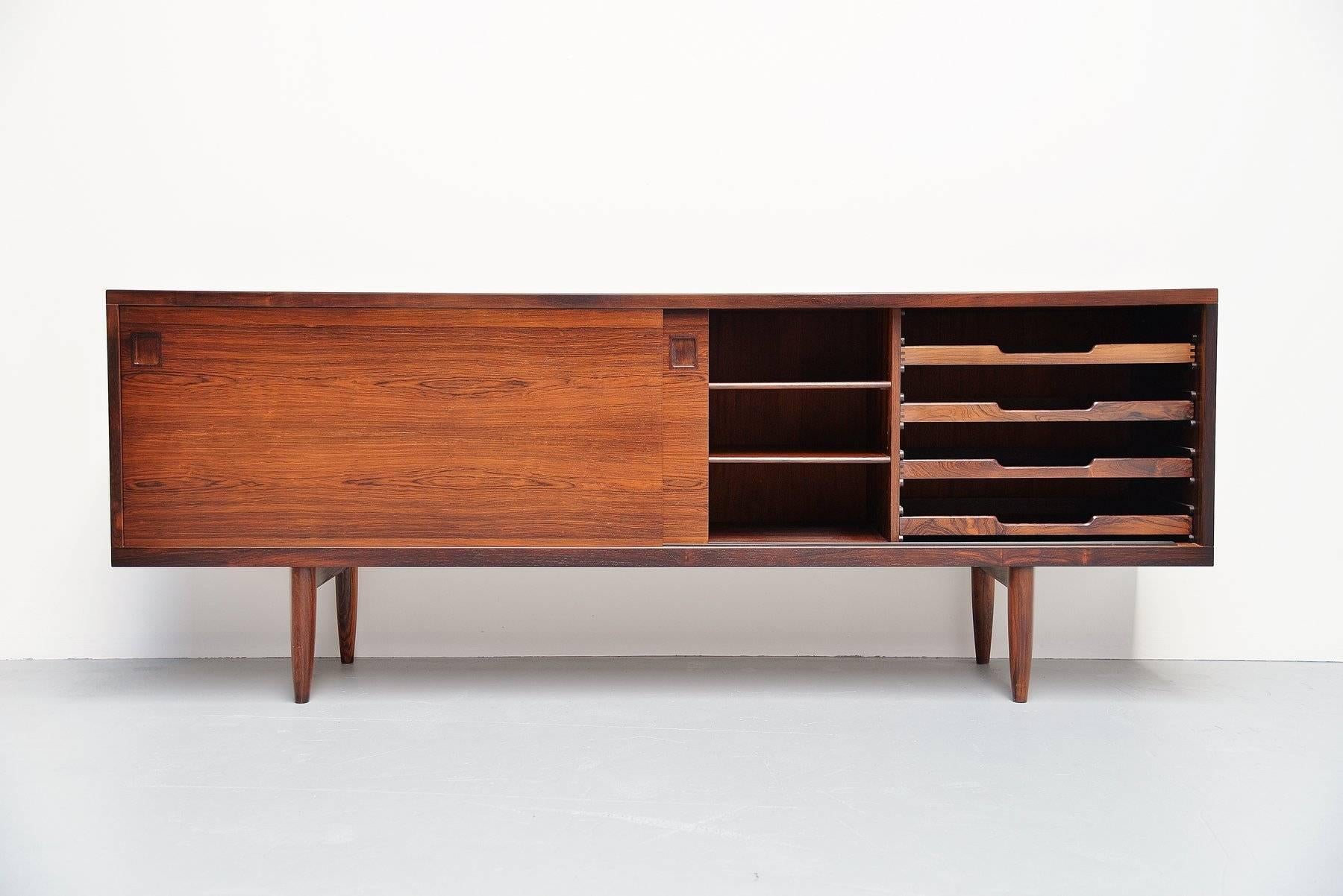 Niels Moller Rosewood Credenza J. L. Møllers Møbelfabrik, 1960 1