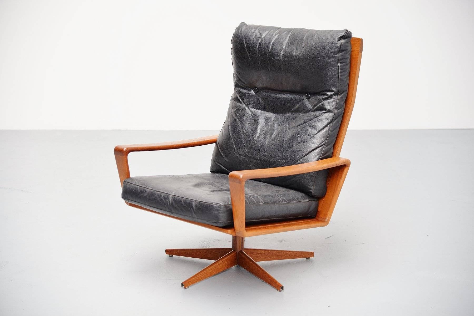 Scandinavian Modern Arne Wahl Iversen Swivel Lounge Chair Komfort, Denmark, 1960