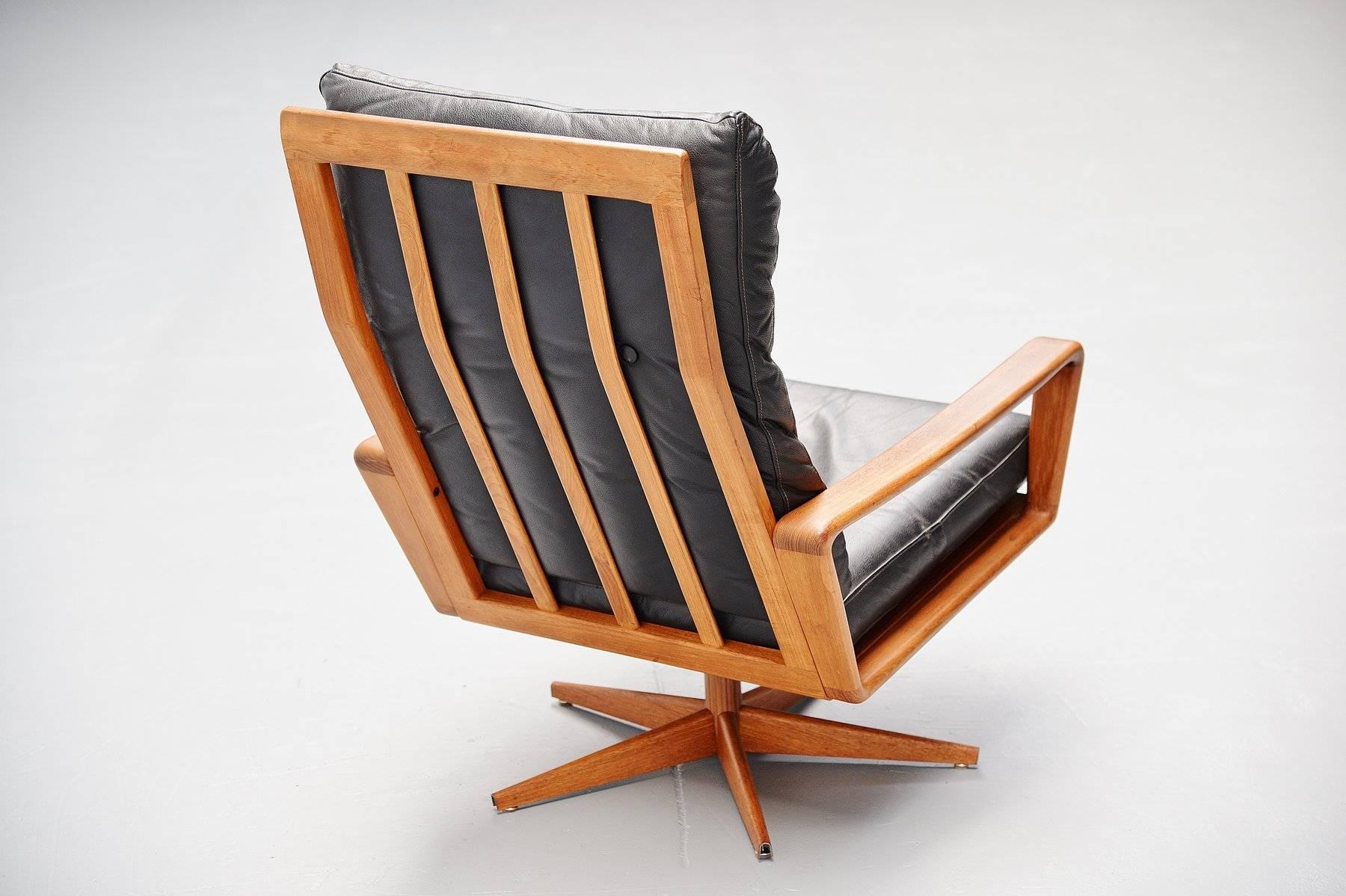 Leather Arne Wahl Iversen Swivel Lounge Chair Komfort, Denmark, 1960