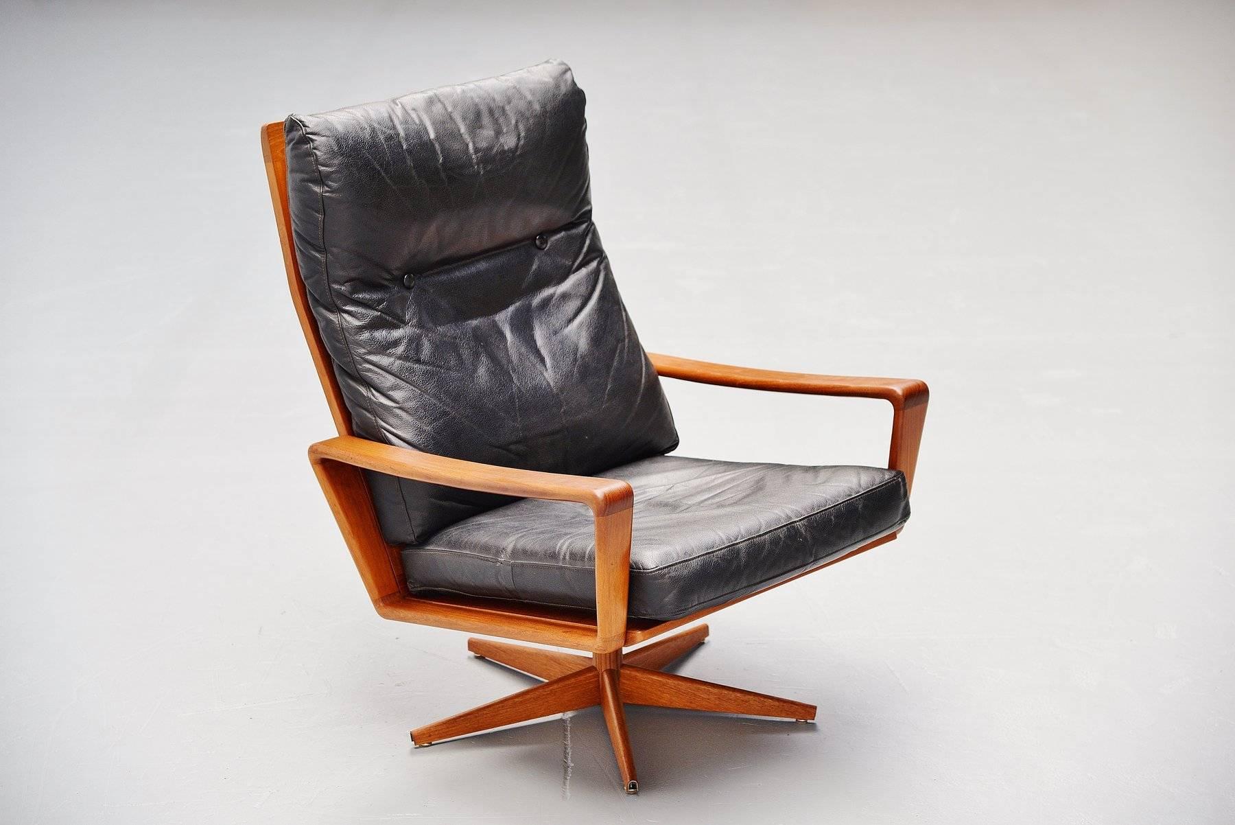 Mid-20th Century Arne Wahl Iversen Swivel Lounge Chair Komfort, Denmark, 1960