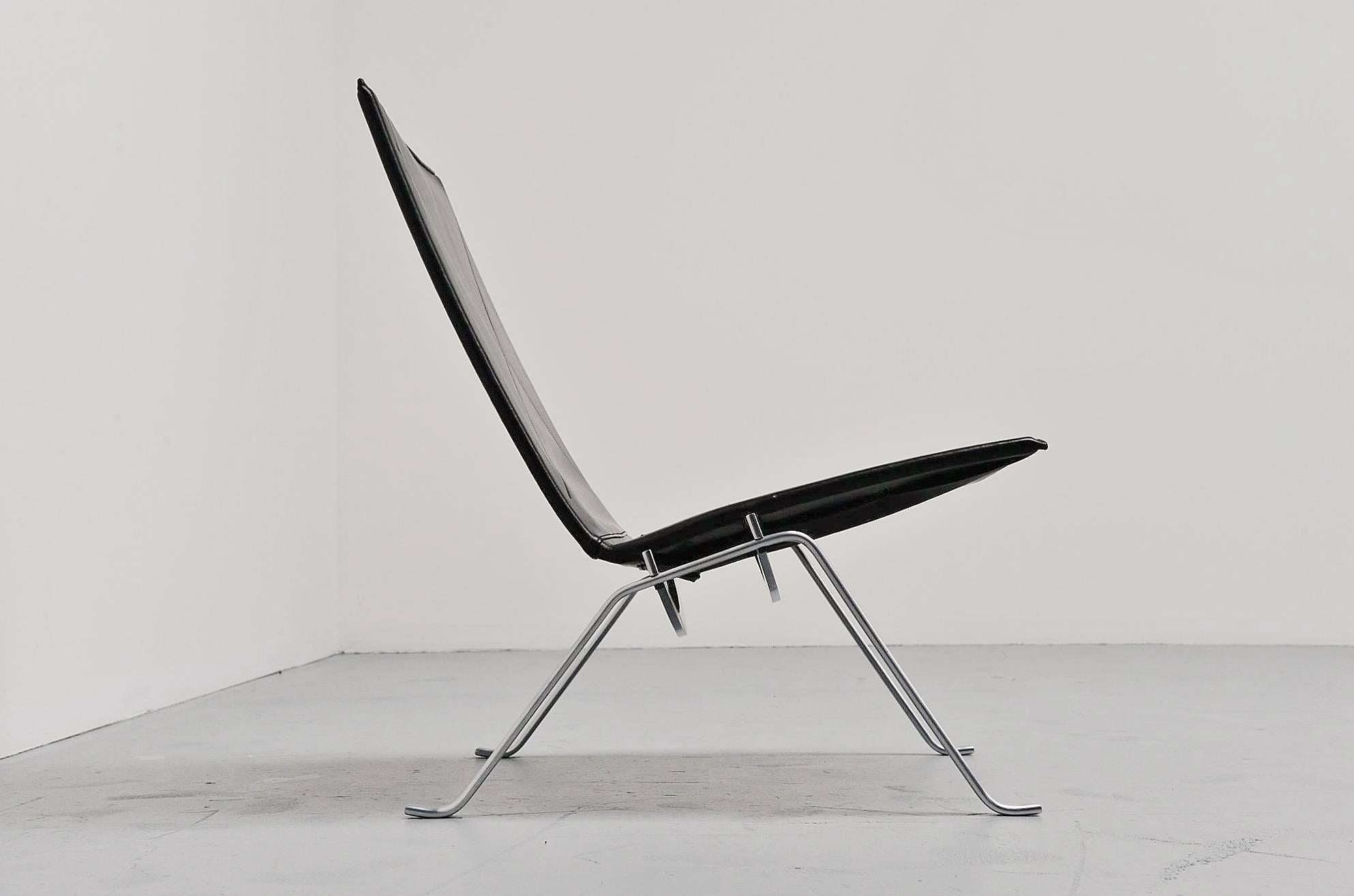 This is for the famous PK22 chair designed by Poul Kjaerholm for E Kold Christensen, Denmark, 1956. This model is an early edition with very nice black leather. The chair consisted of a spring steel structure, one pair each of legs, crossbars and