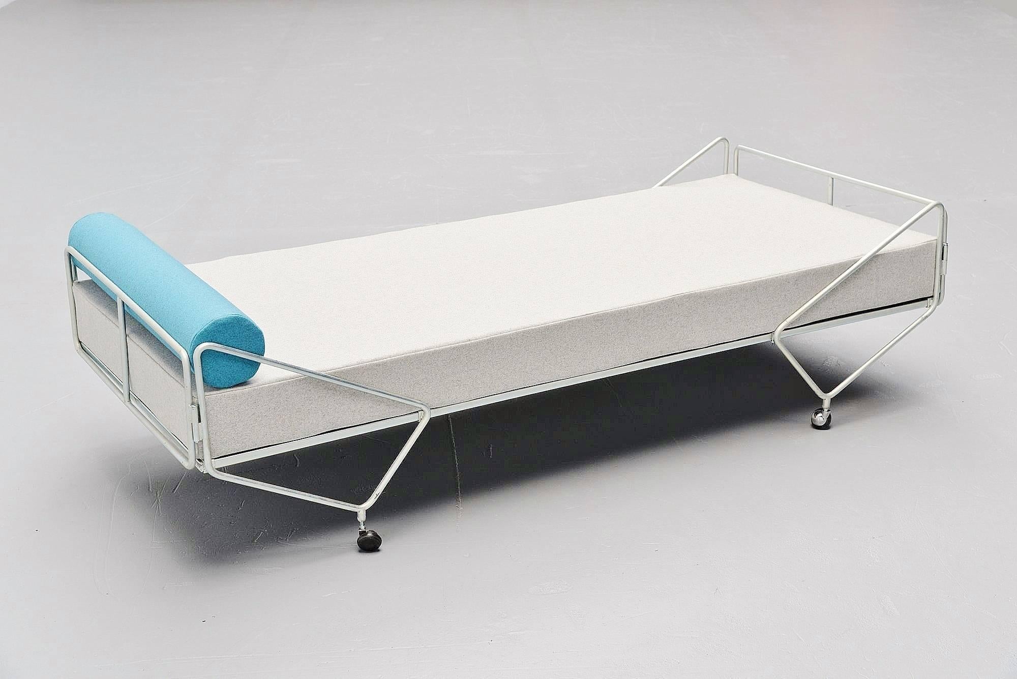 Italian Gio Ponti Apta Daybed Made by Walter Ponti, Italy, 1970 For Sale