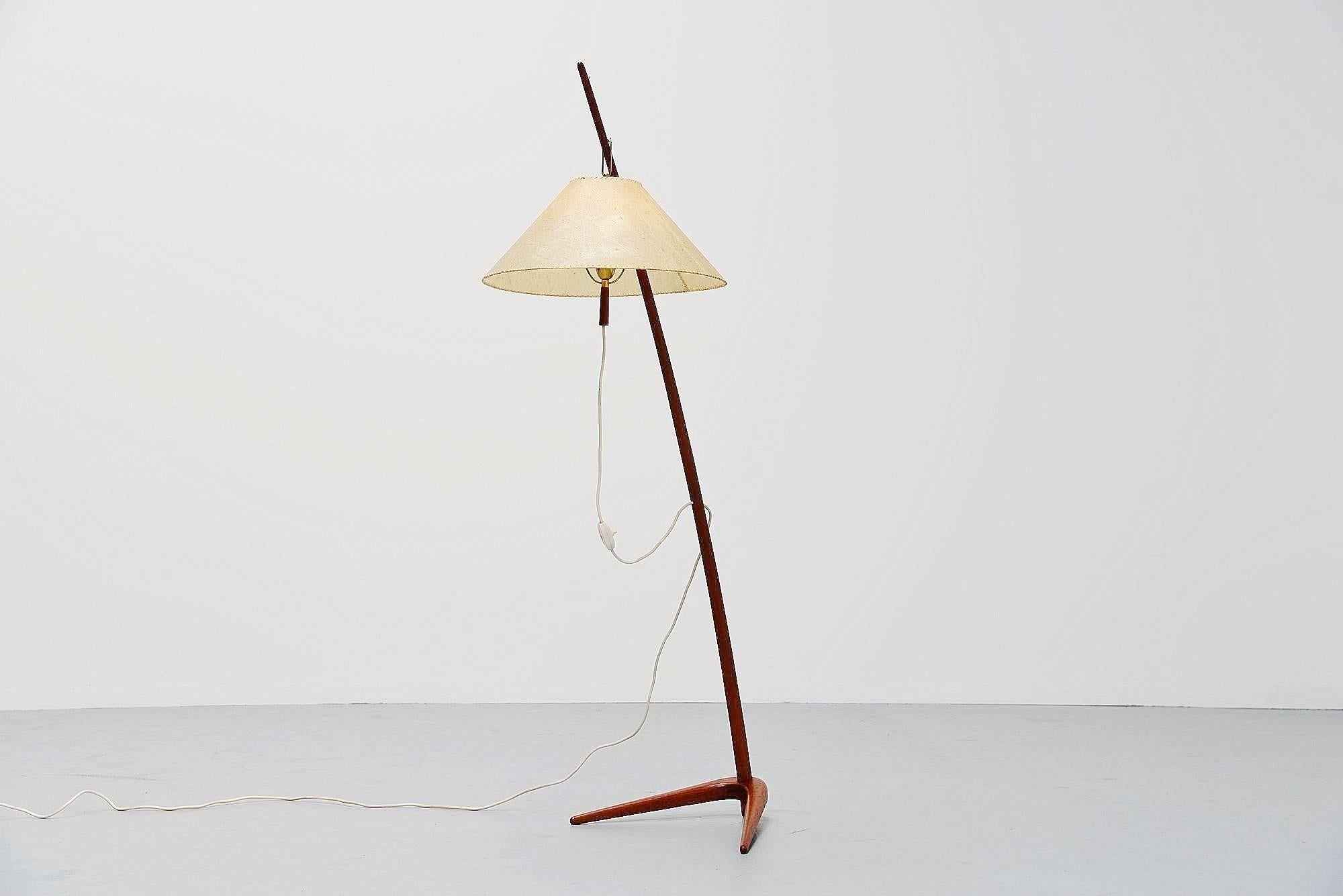 J.T. Kalmar Dornstab Floor Lamp, Austria, 1947 In Good Condition In Roosendaal, Noord Brabant