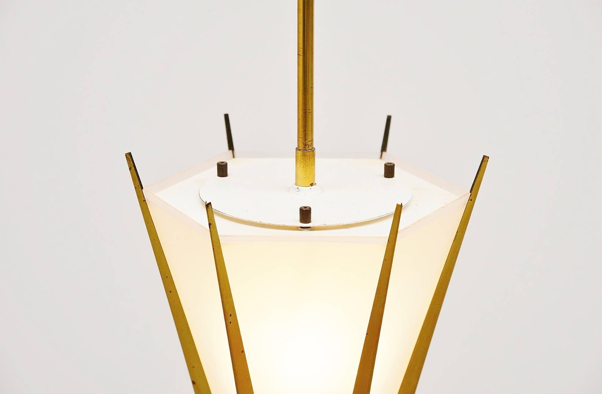 Arredoluce Attributed Pendant Lamp, Italy, 1950 In Good Condition In Roosendaal, Noord Brabant