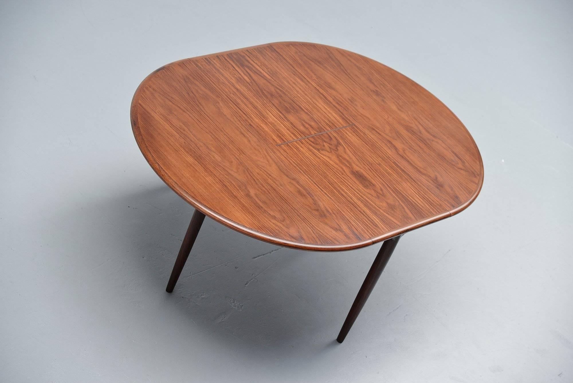 Niels Moller Rosewood Dining Table Model 15, Denmark, 1960 In Excellent Condition In Roosendaal, Noord Brabant
