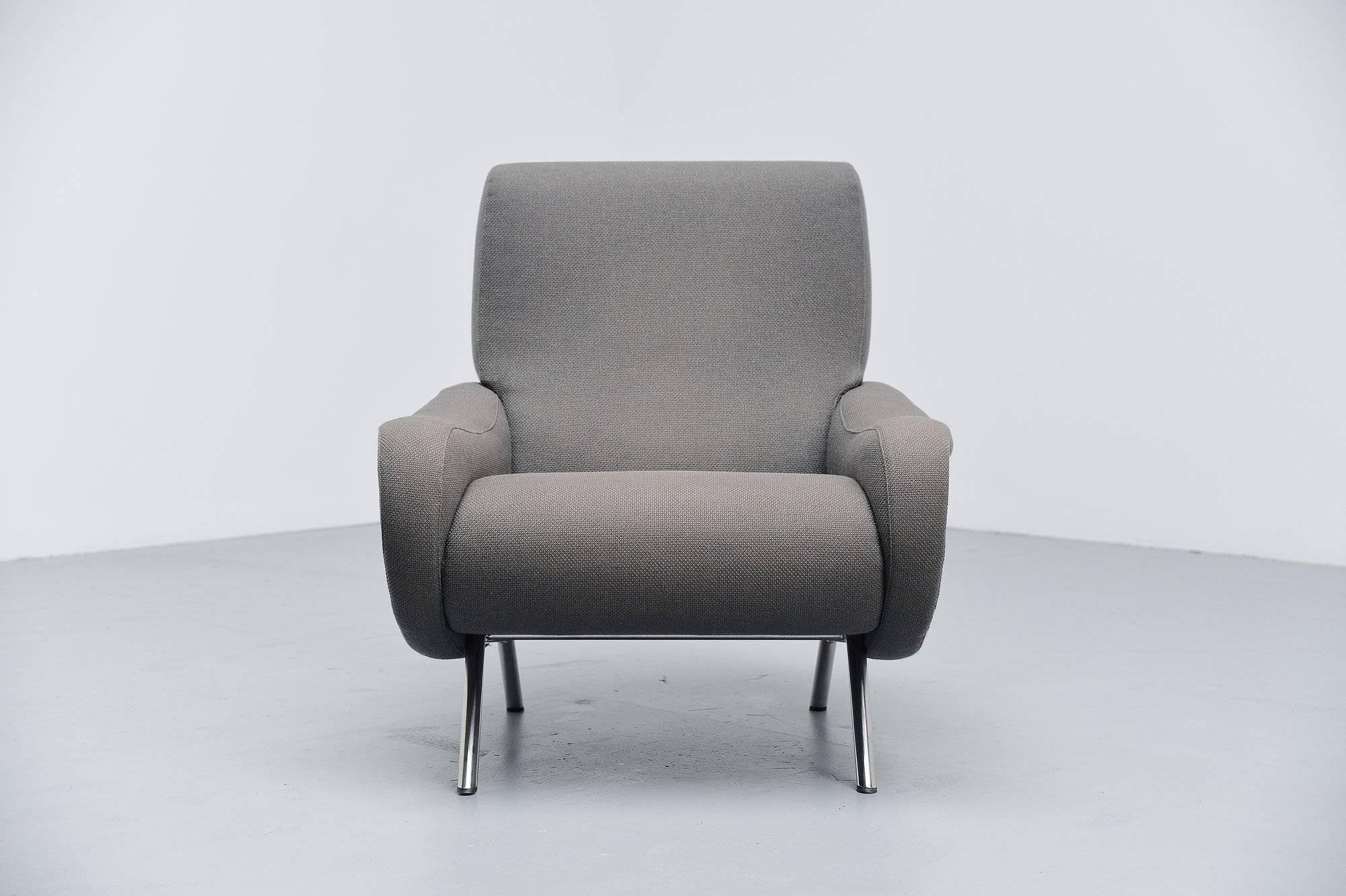 Iconic so called 'Lady chair' designed by Marco Zanuso and manufactured by Arflex, Italy, 1951. This lady chair has chrome-plated legs and original upholstery in grey. The upholstery is in amazing condition still and the foam is excellent too. This