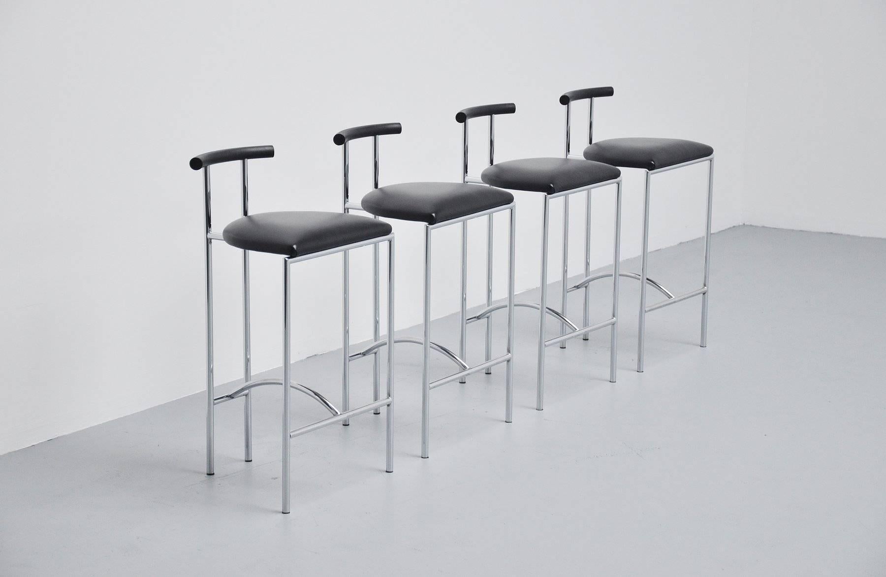 Very nice set of four bar stools designed by Rodney Kinsman, manufactured by Bieffeplast, Italy 1985. These stools has a chrome-plated tubular metal frame and have a black rubber backrest and black leather upholstered seat. These stools seat very