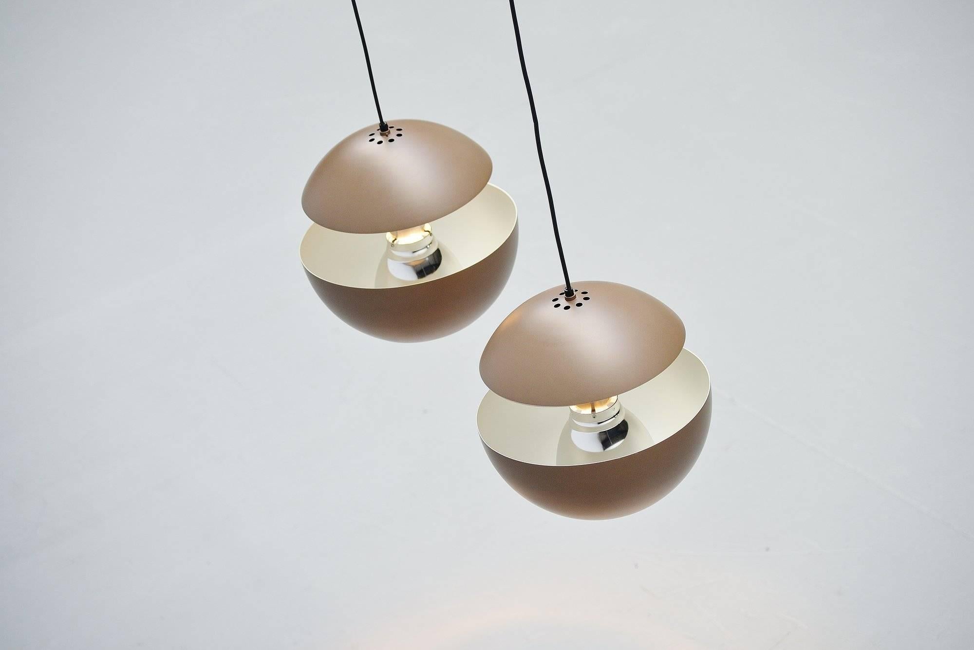 RAAK Pendants Fontaine Jaillissante by Betrand Balas, 1970 In Good Condition For Sale In Roosendaal, Noord Brabant