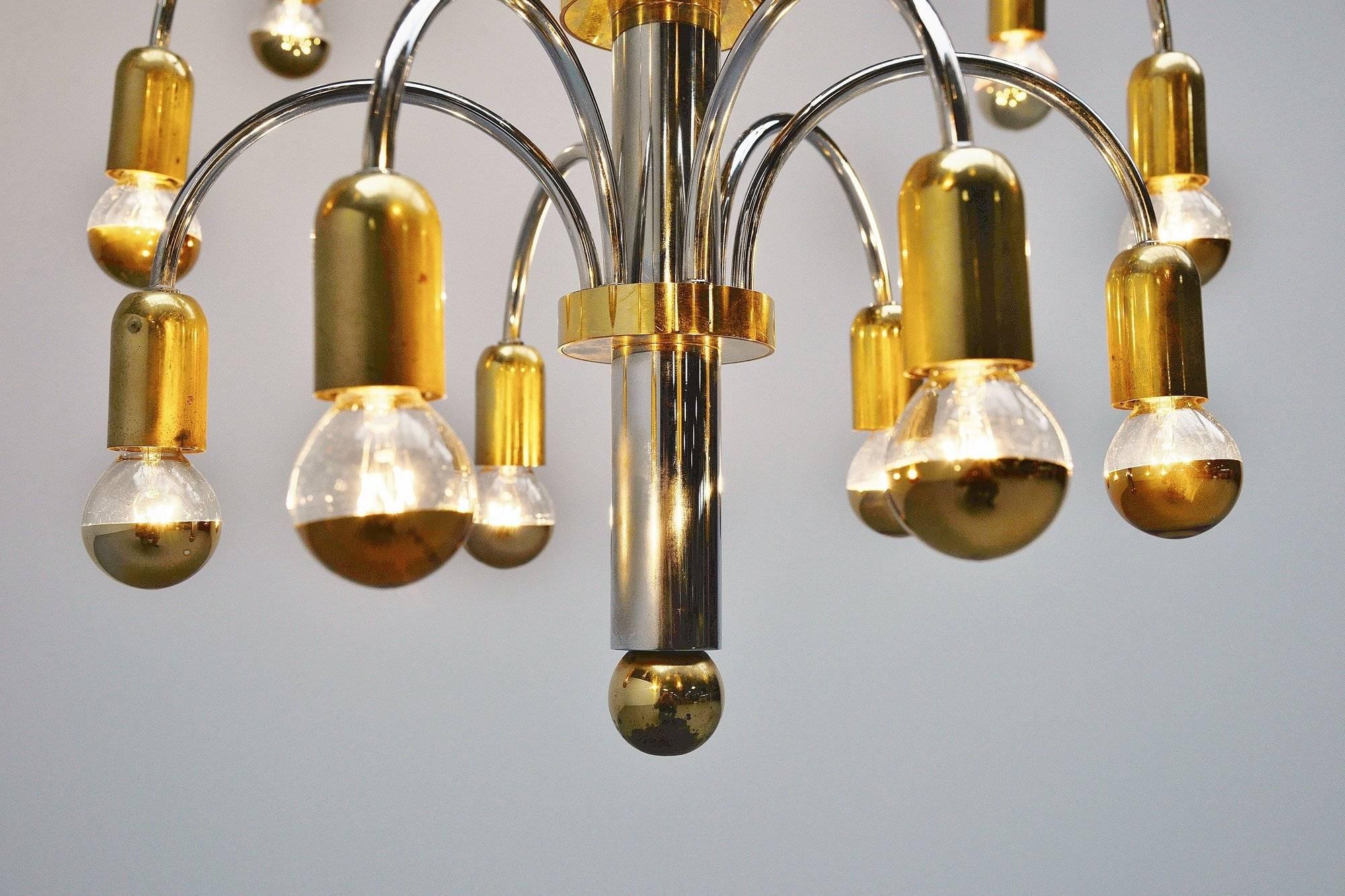 Extra Large Chandelier in Chrome and Brass, Italy, 1970 In Excellent Condition In Roosendaal, Noord Brabant